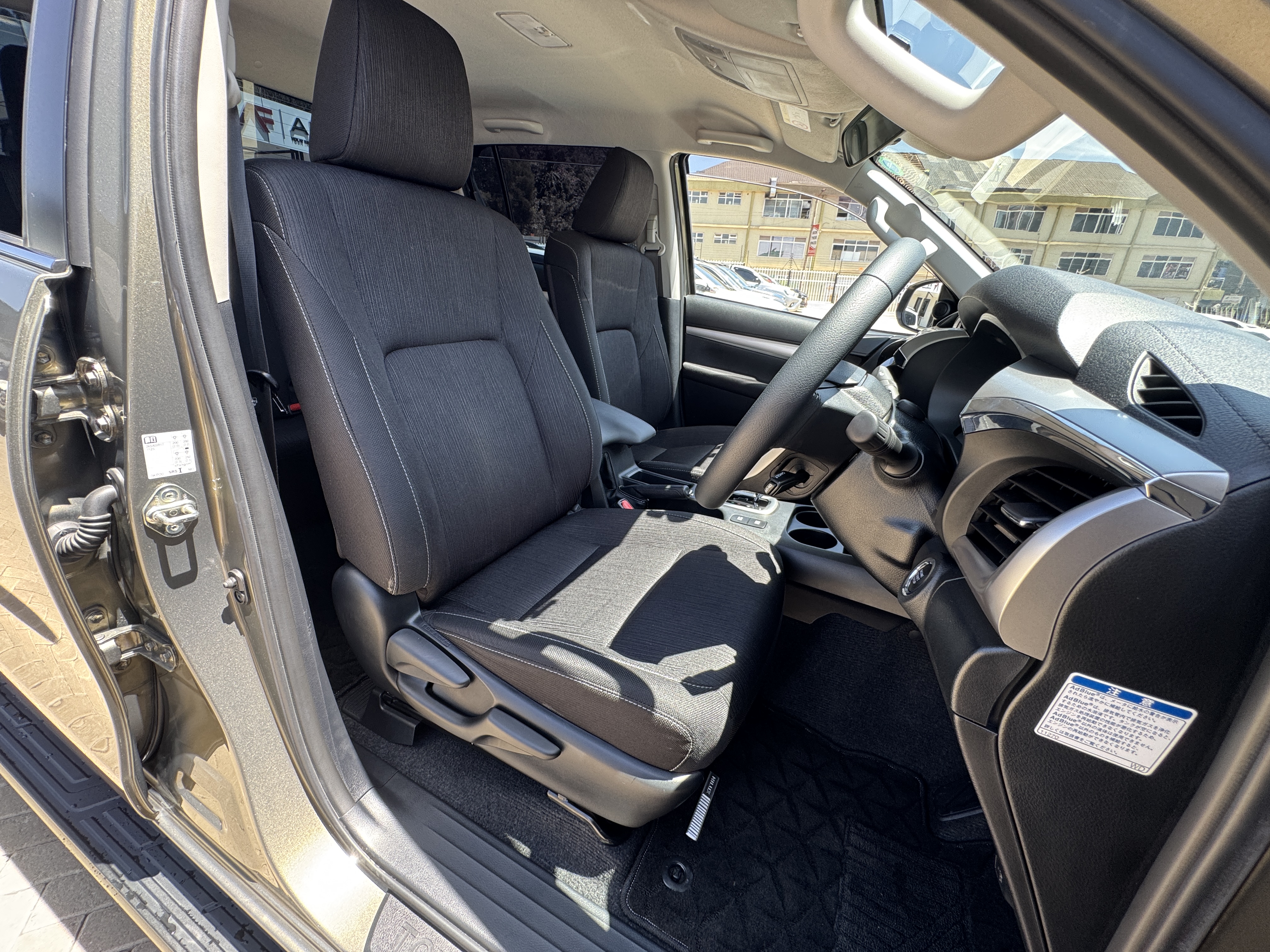 2022 TOYOTA HILUX