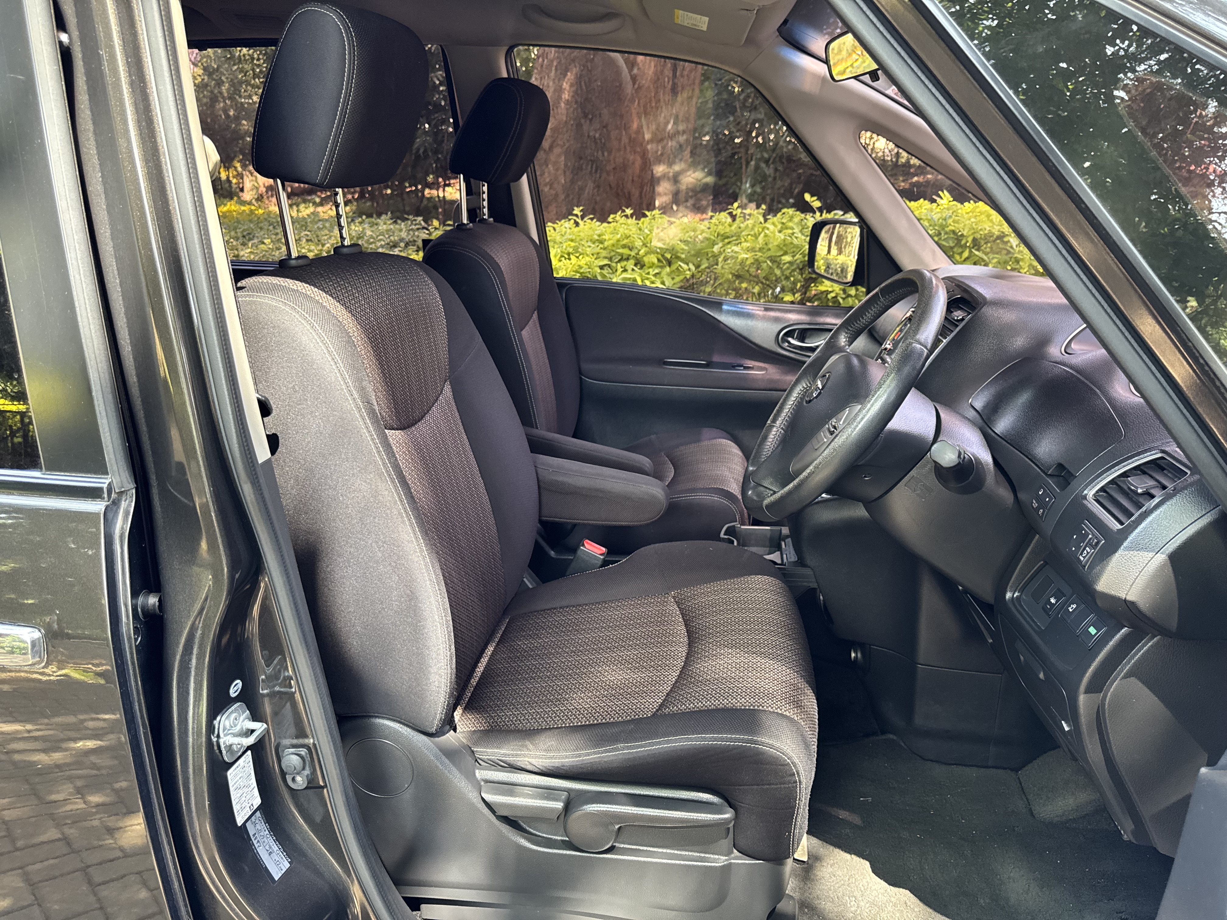 2014 NISSAN SERENA