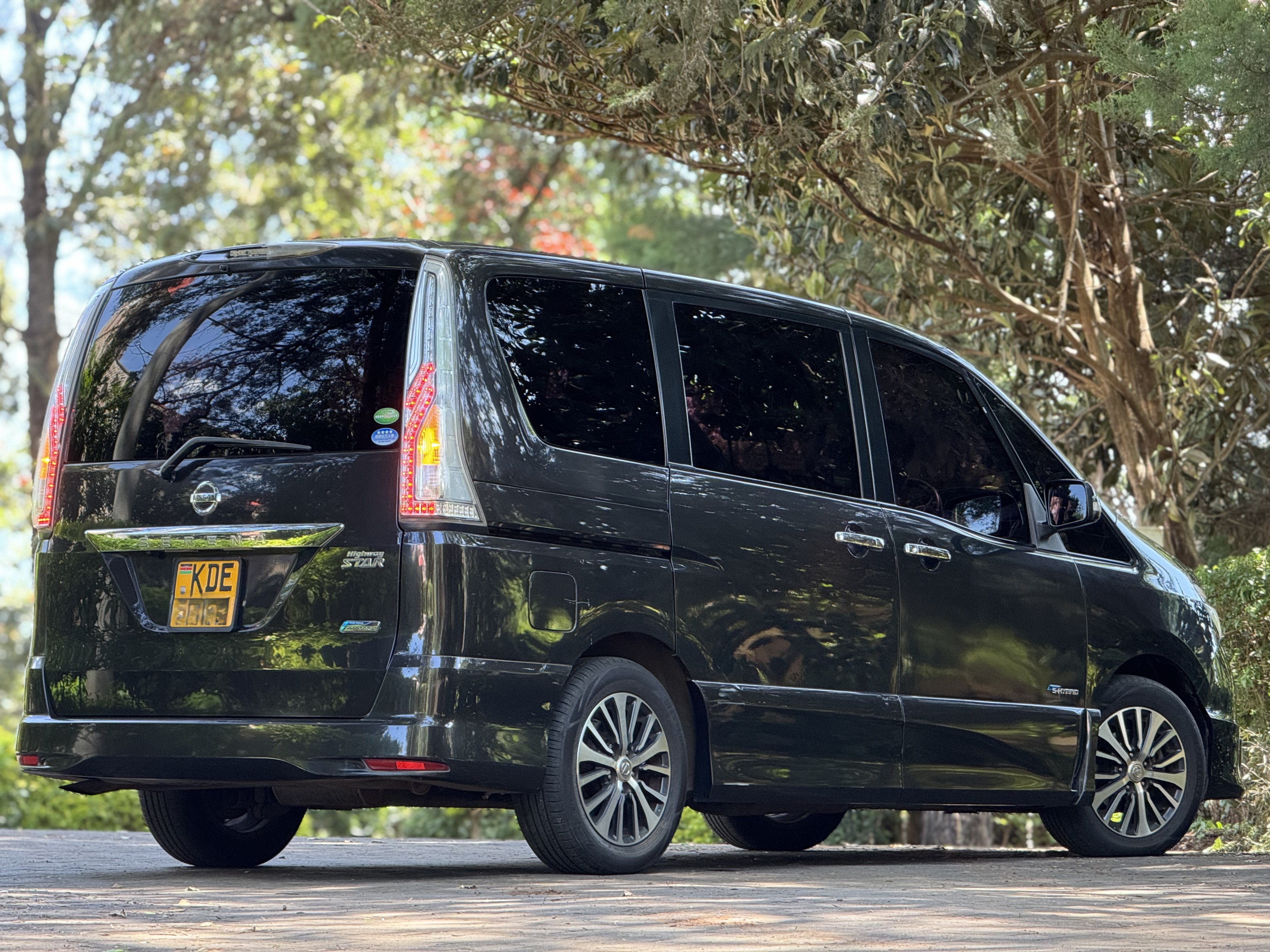 2014 NISSAN SERENA
