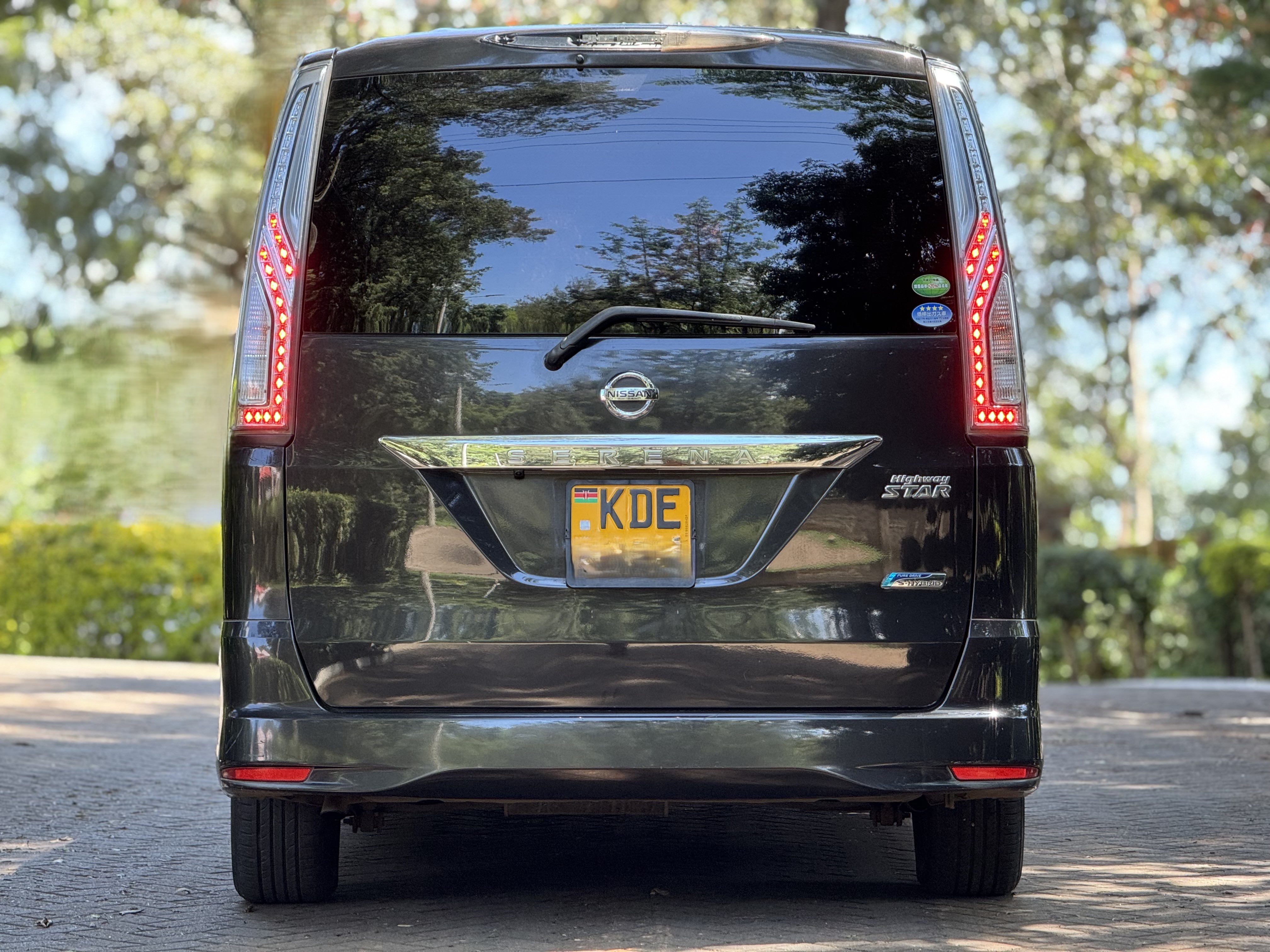 2014 NISSAN SERENA