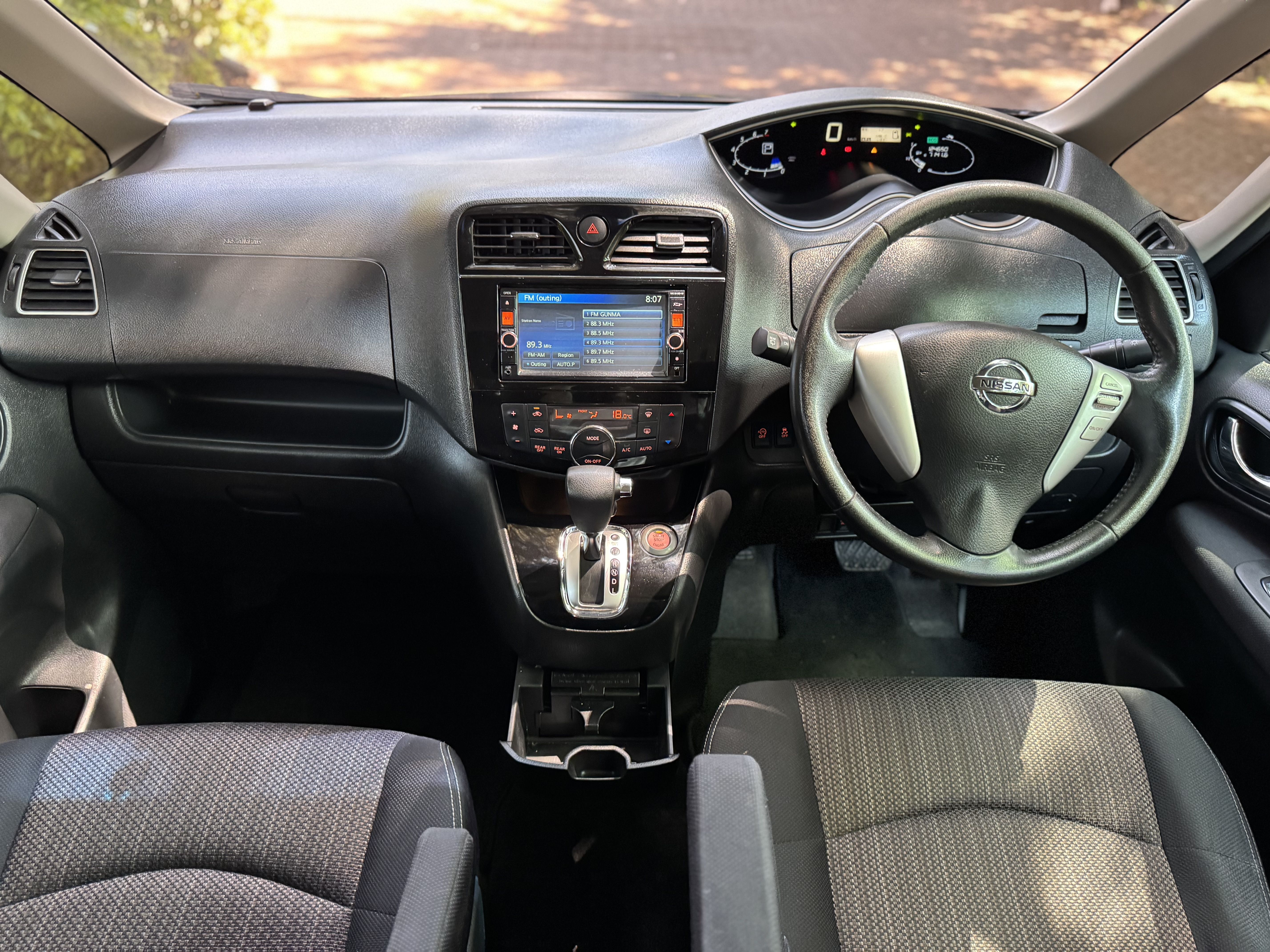 2014 NISSAN SERENA