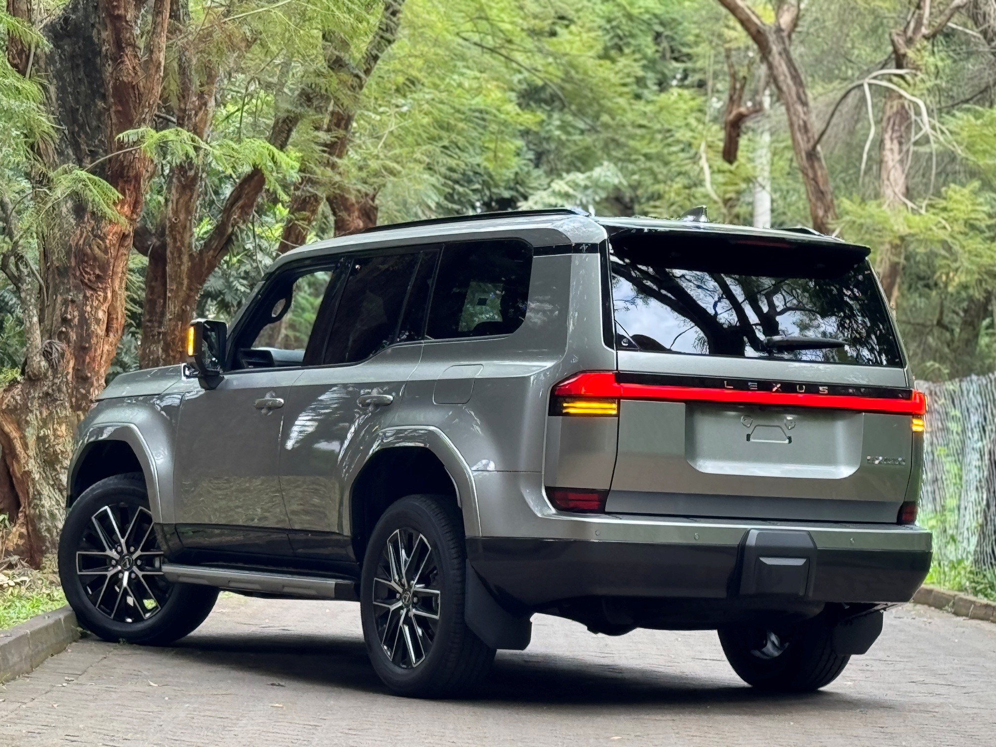LEXUS GX550