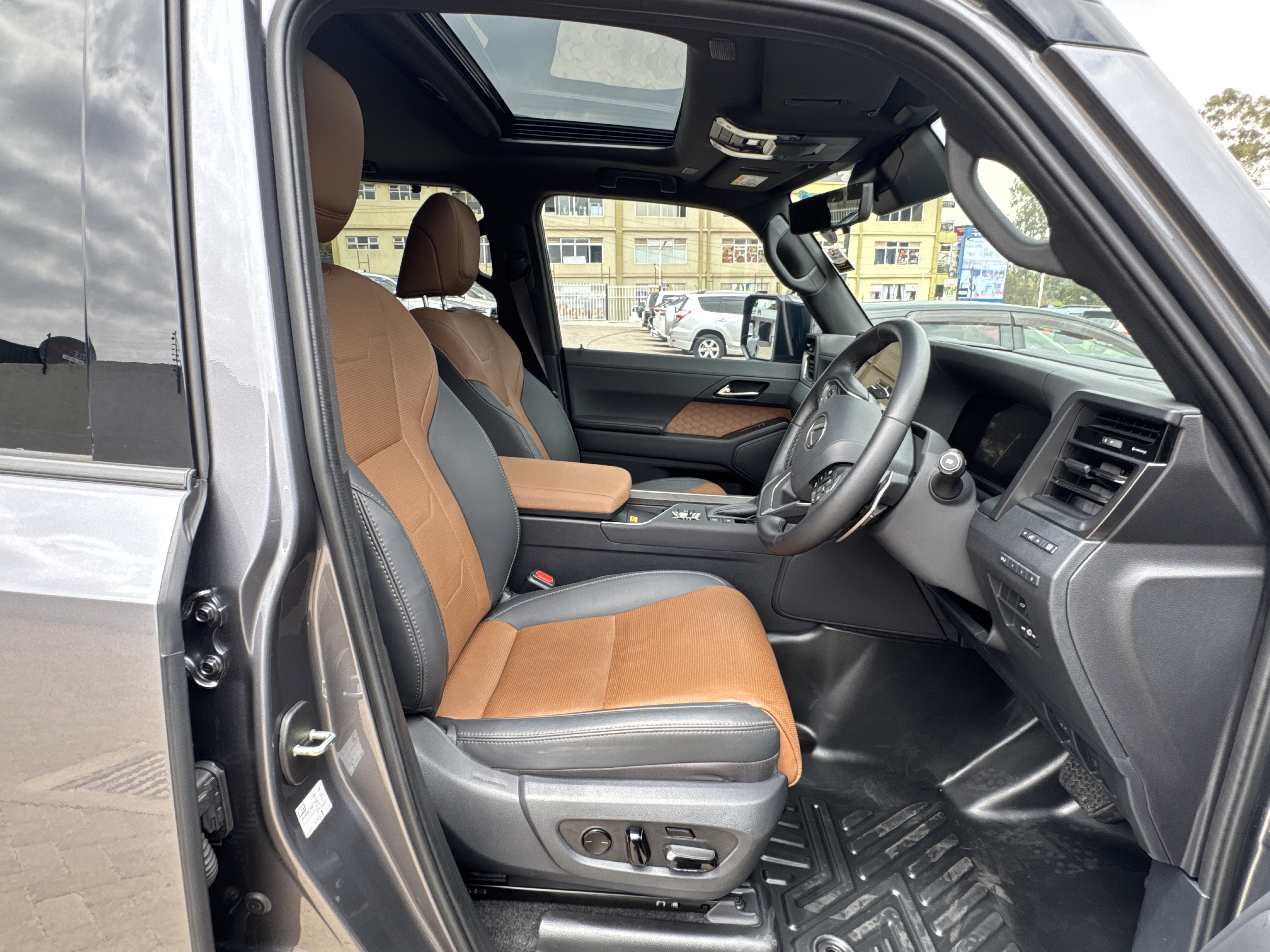 2025 LEXUS GX550