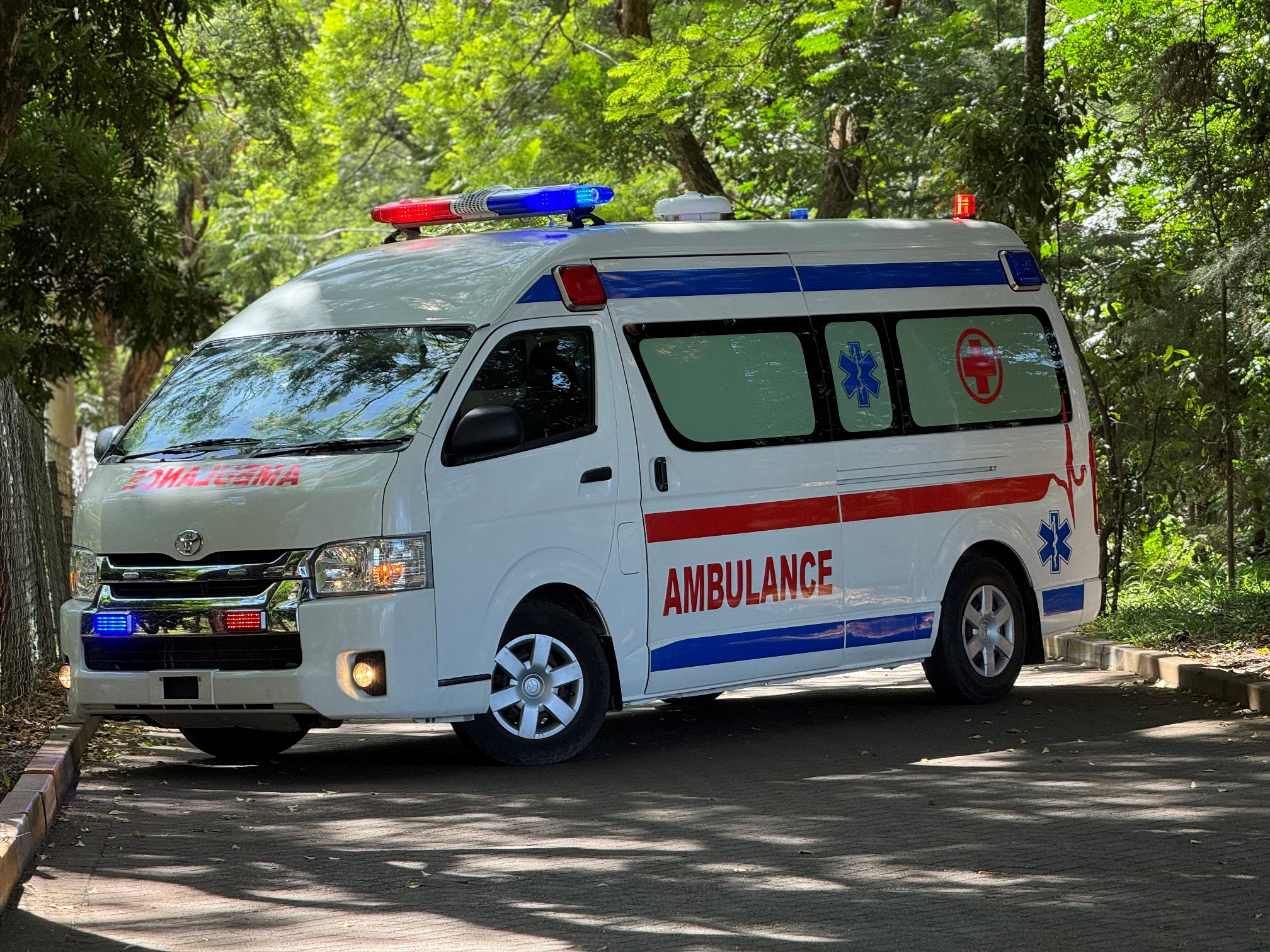 TOYOTA HIACE AMBULANCE VAN