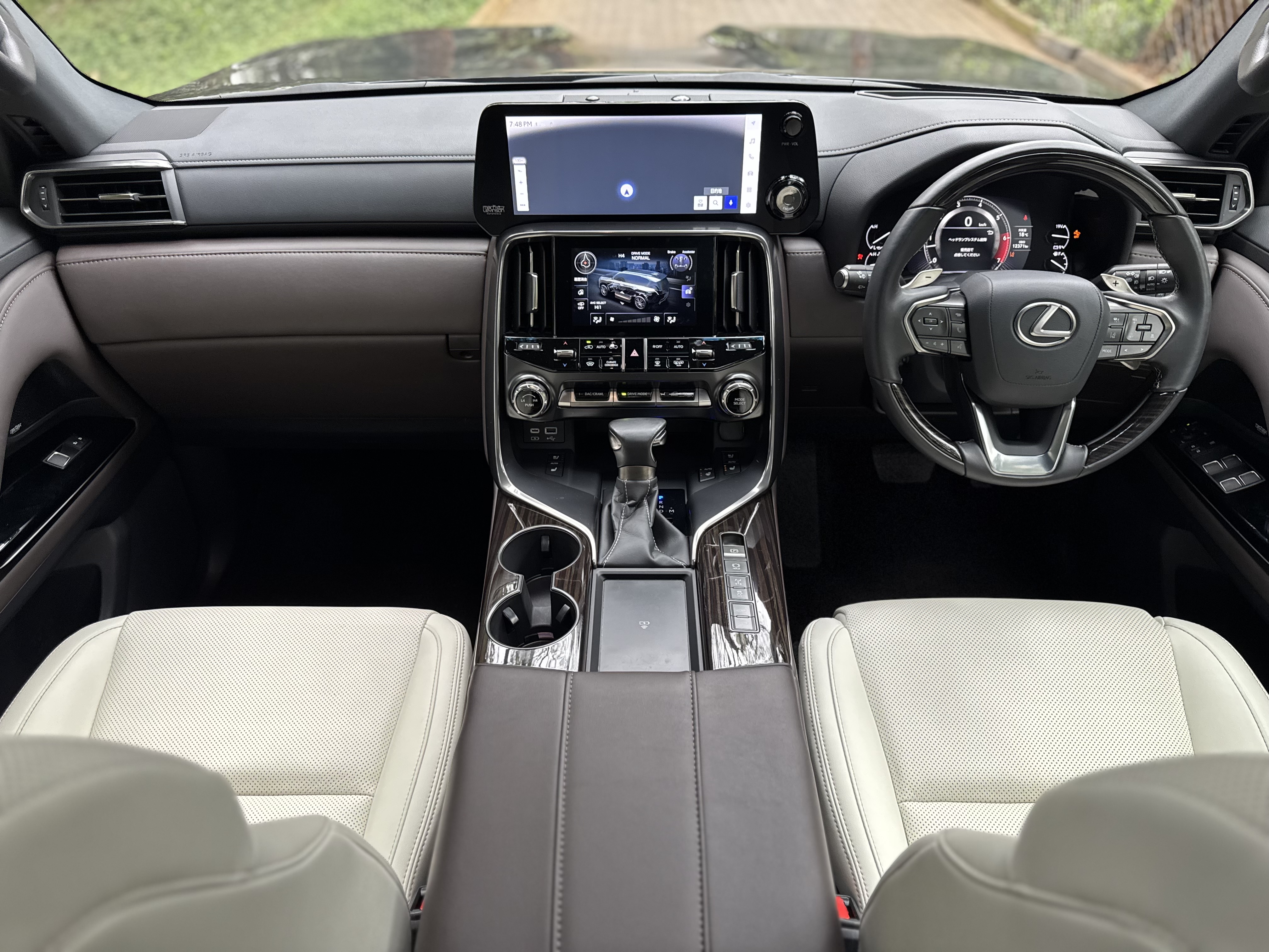 2023 LEXUS LX600