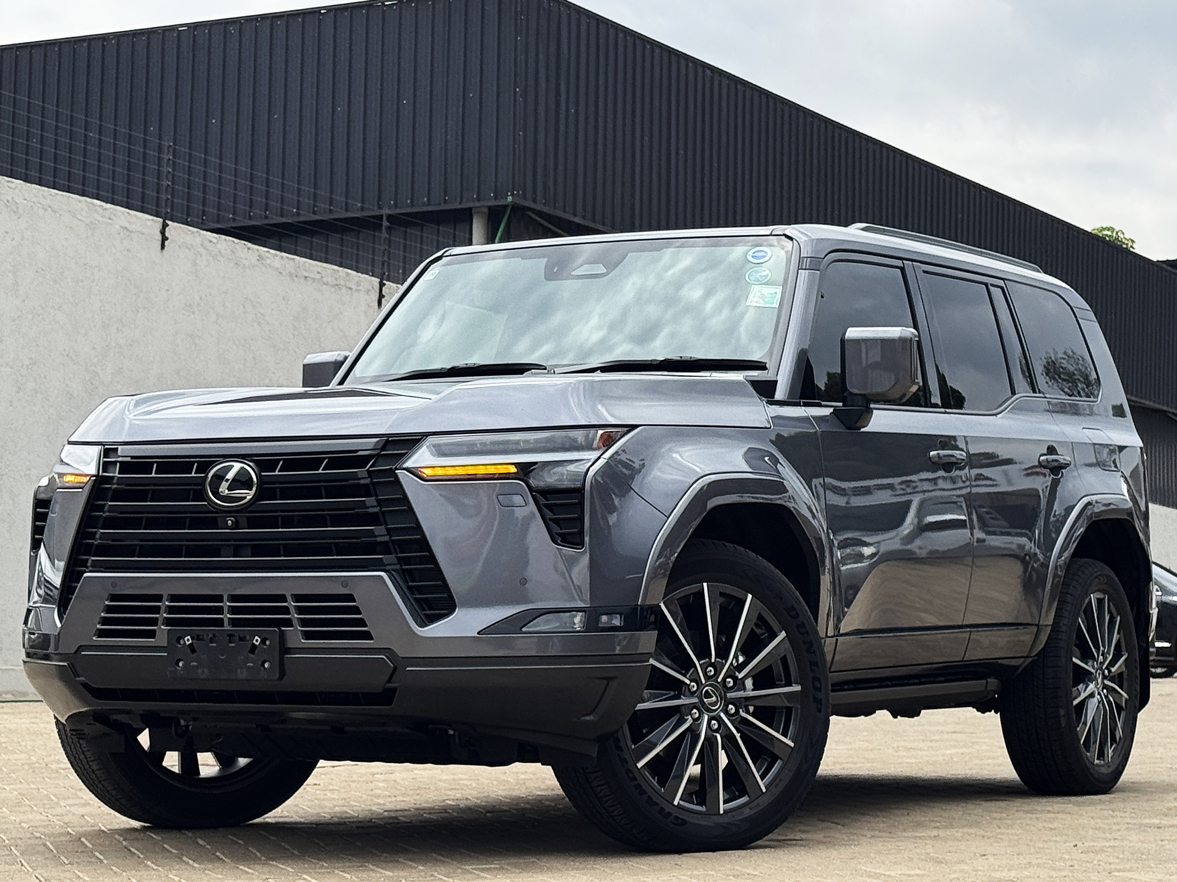 2025 LEXUS GX550