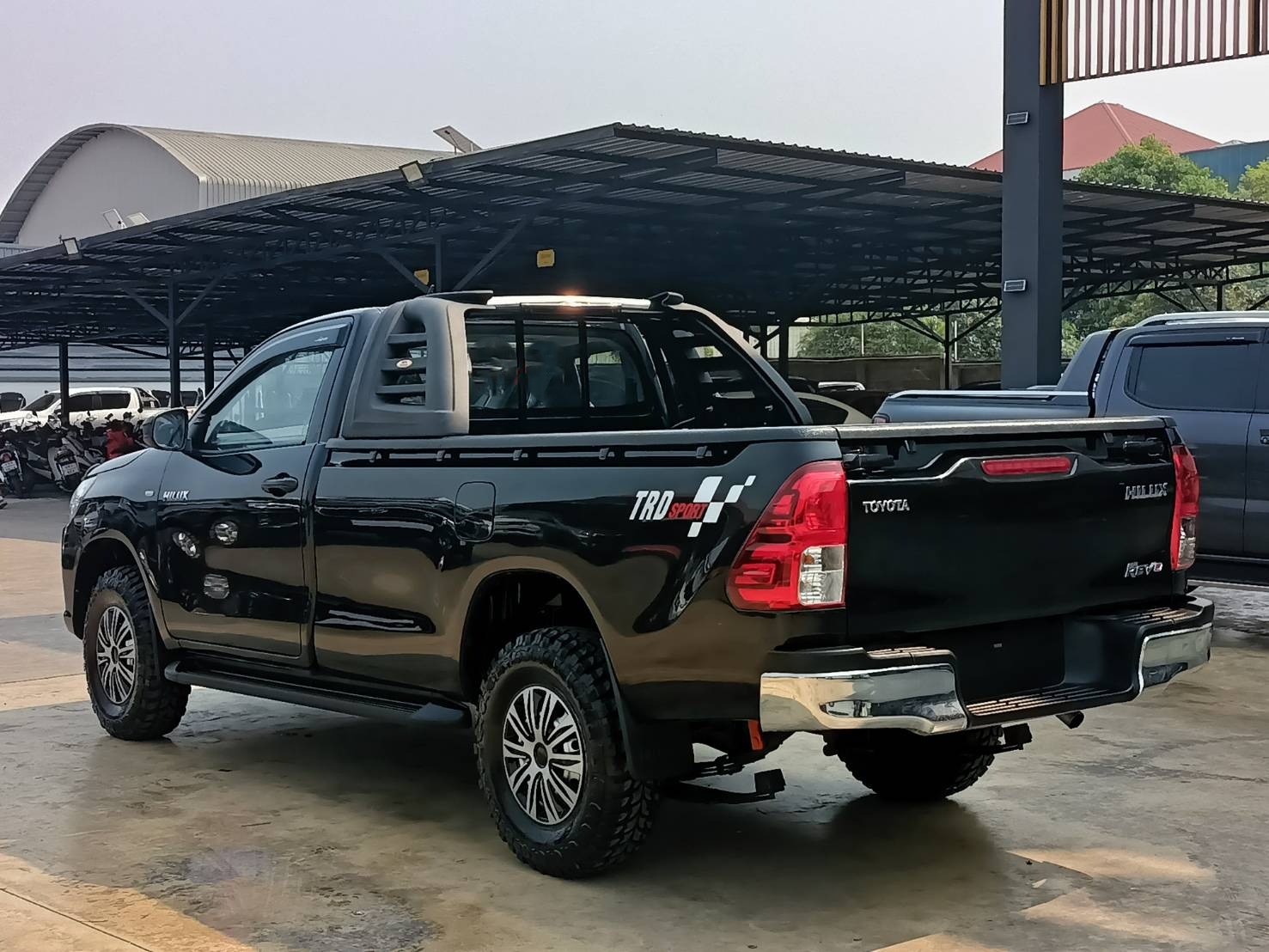 TOYOTA HILUX HIGHRIDER