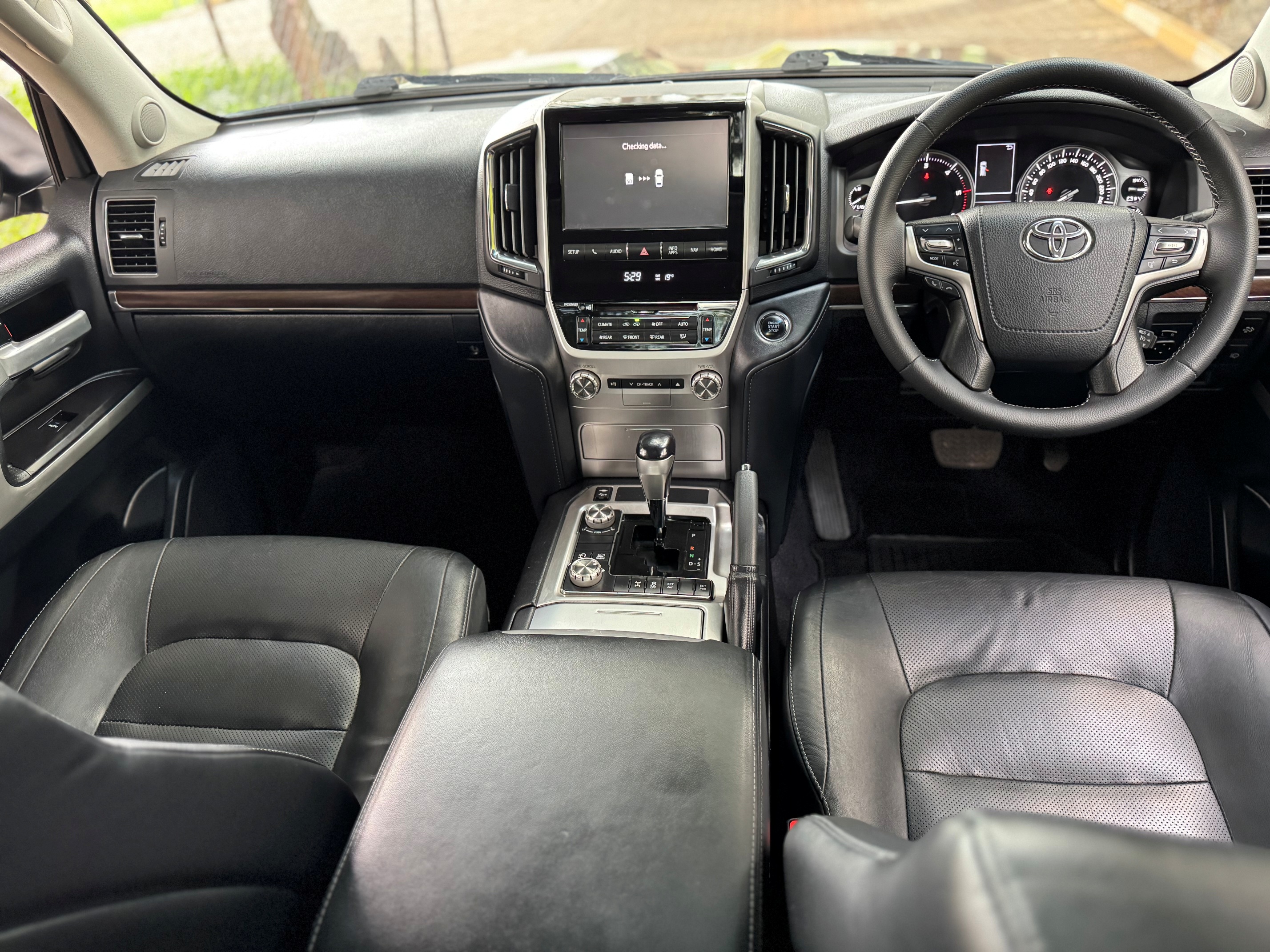 TOYOTA LANDCRUISER VX