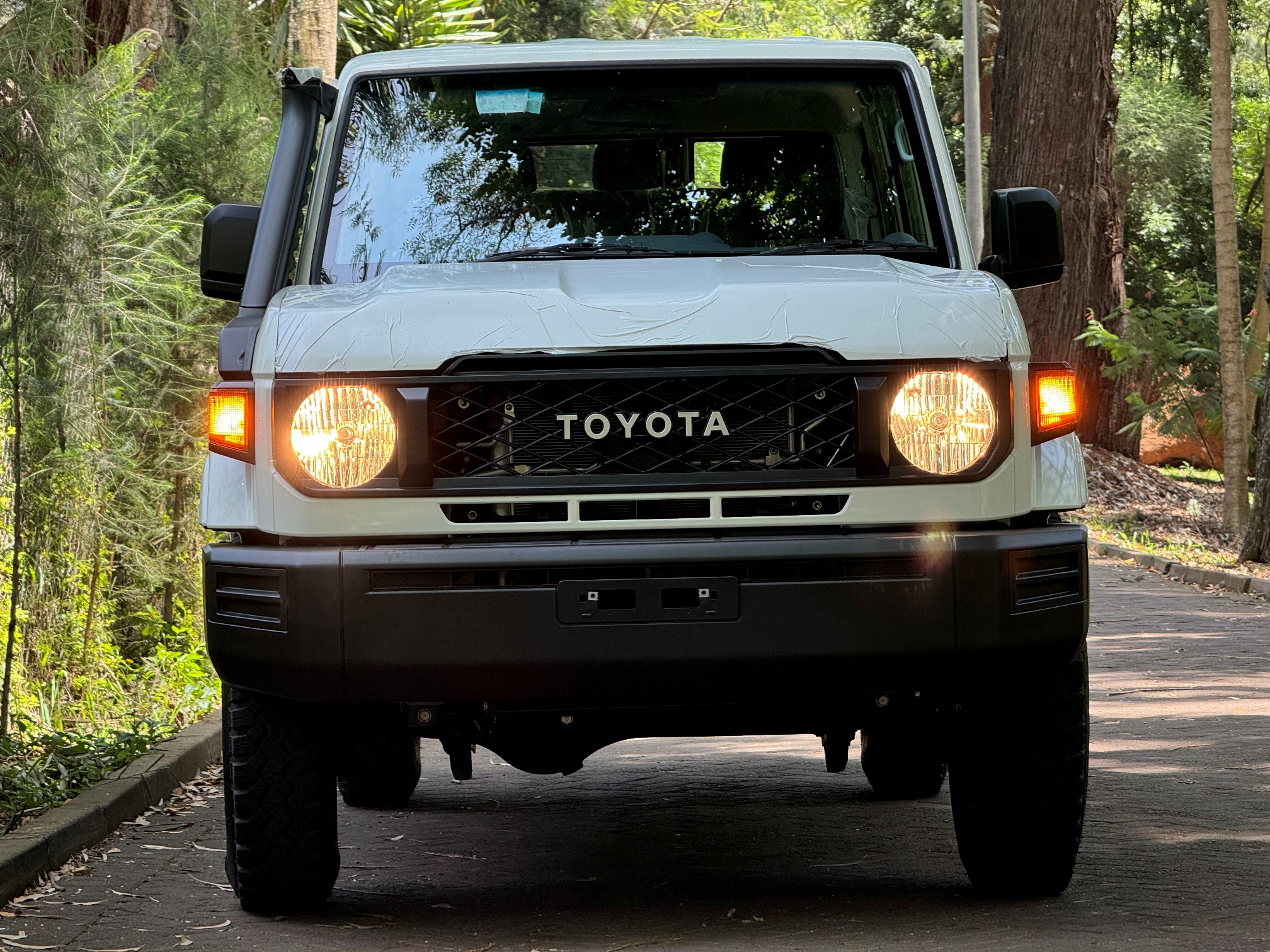 BRAND NEW TOYOTA LANDCRUISER 76 SERIES