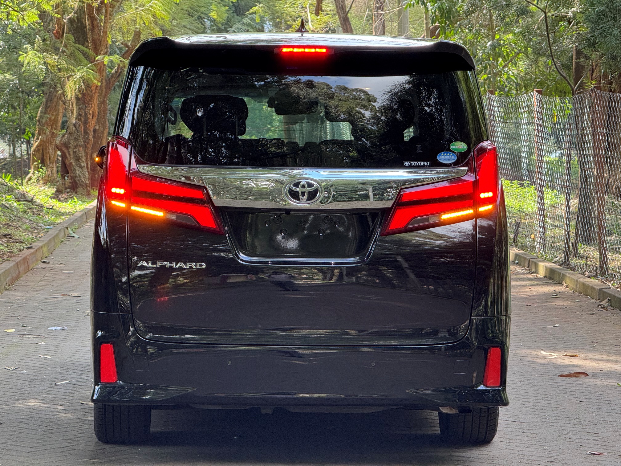 TOYOTA ALPHARD