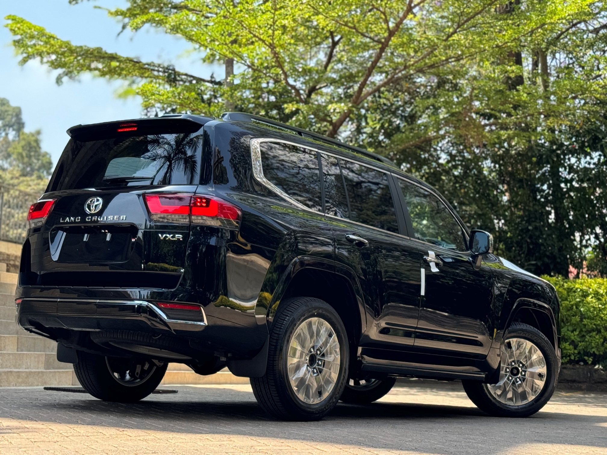 TOYOTA LANDCRUISER VXR SERIES