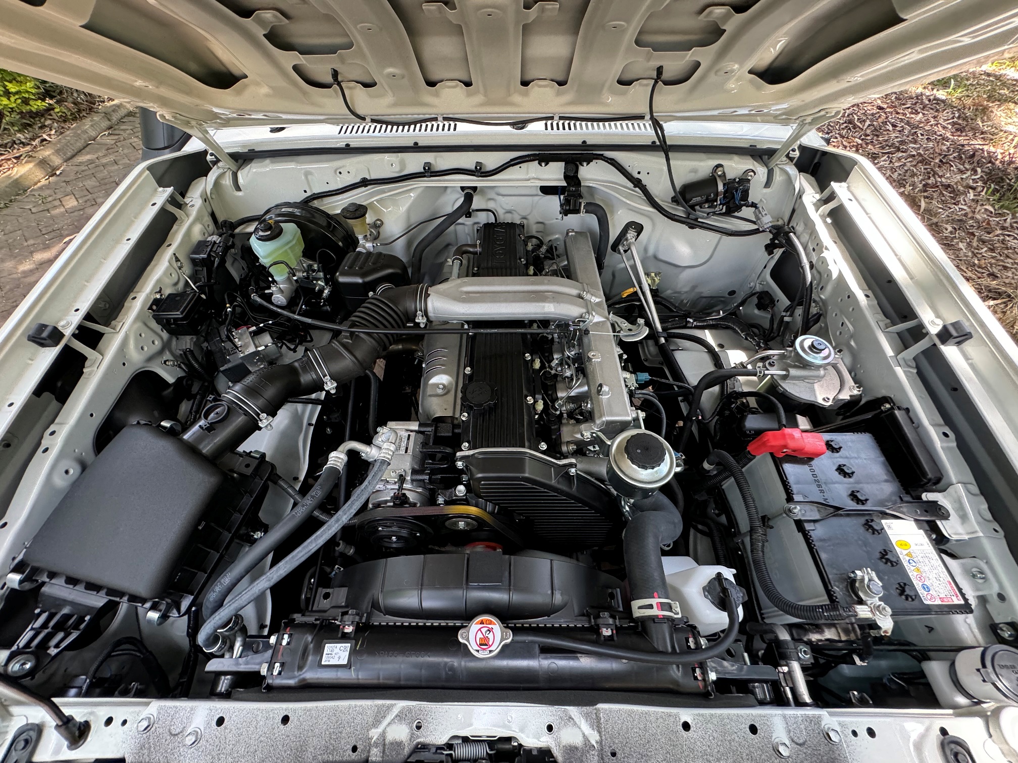 BRAND NEW TOYOTA LANDCRUISER 76 SERIES