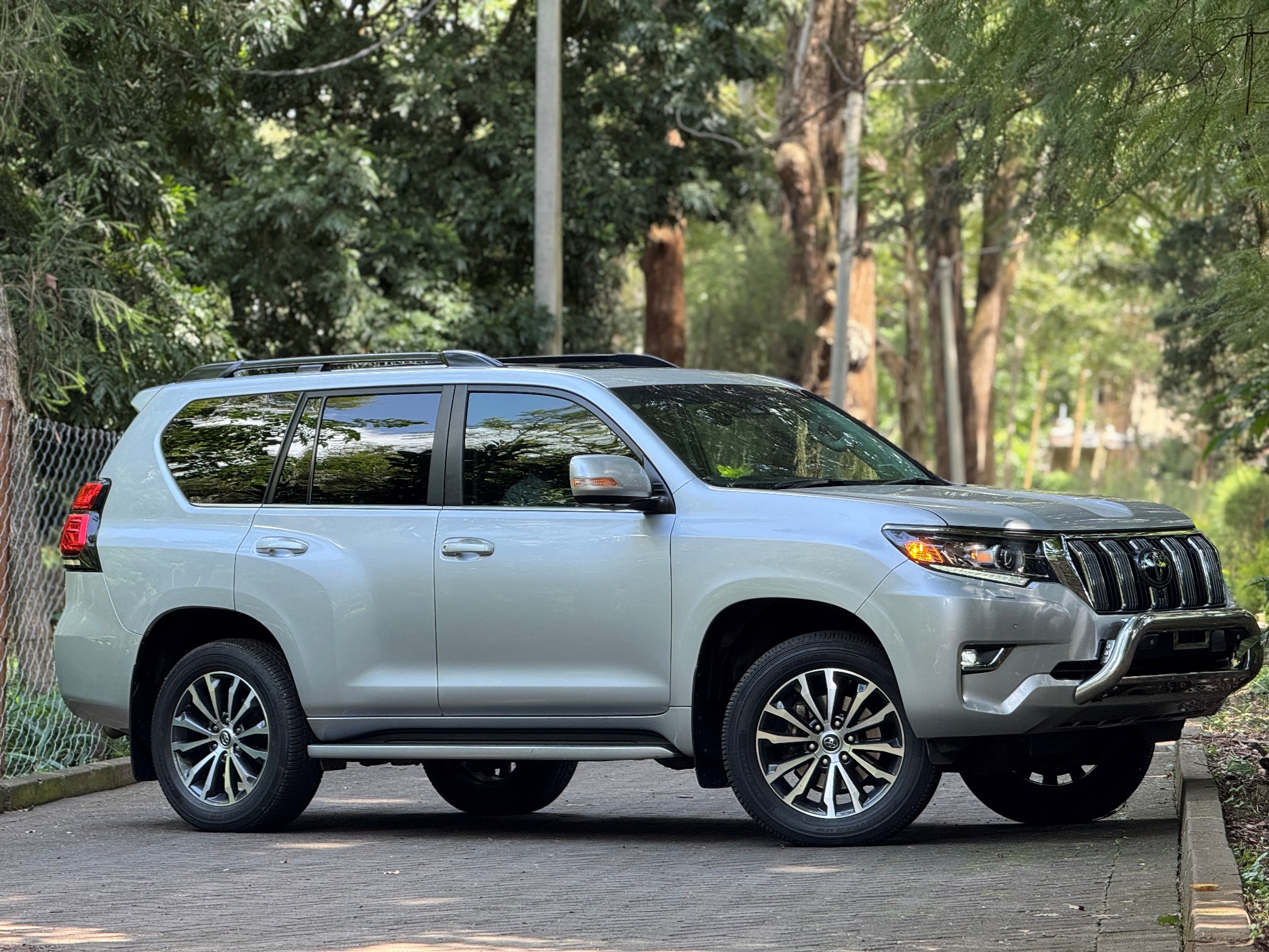 TOYOTA LANDCRUISER PRADO VX.L
