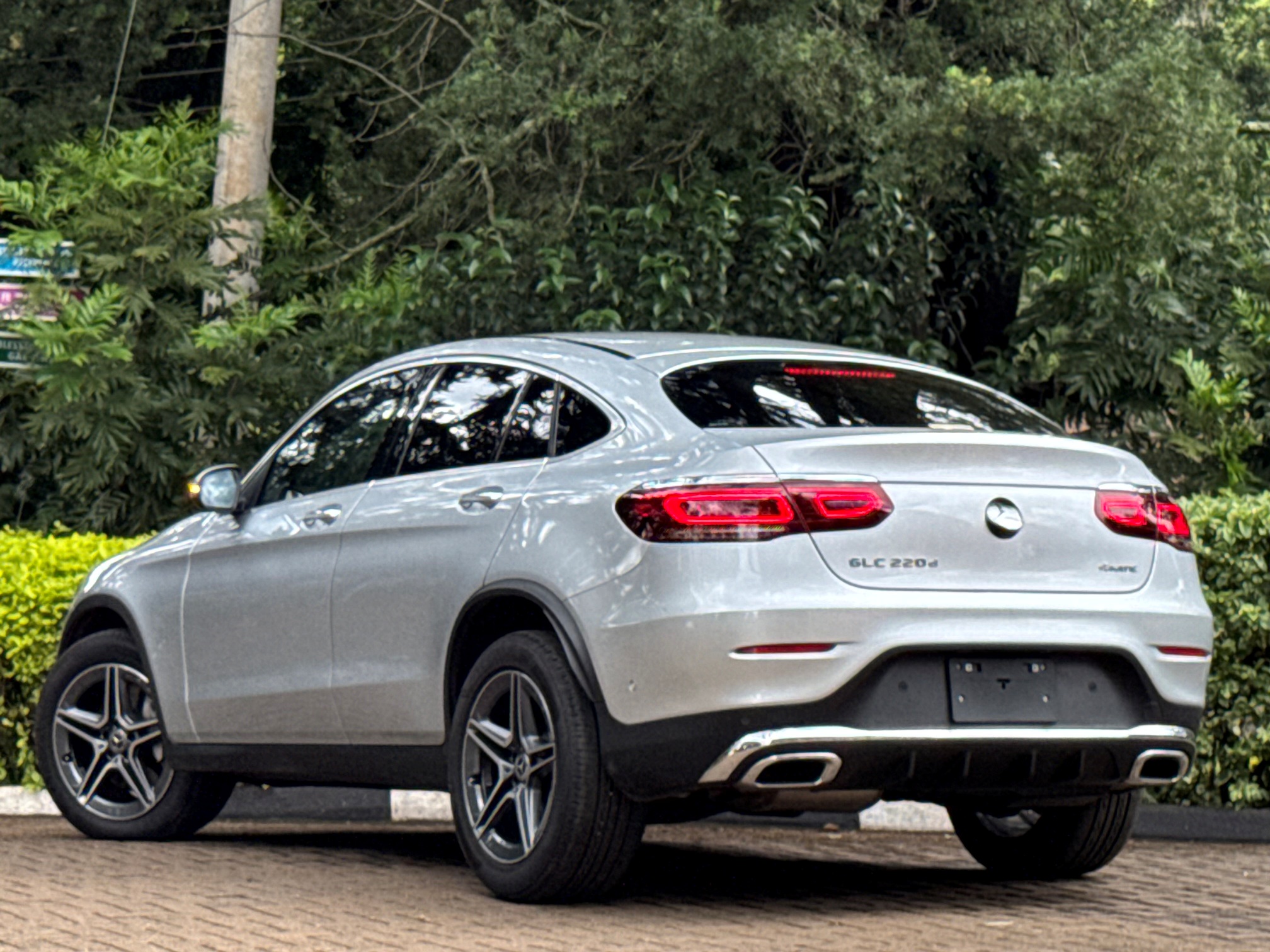 MERCEDES BENZ GLC220d 4MATIC