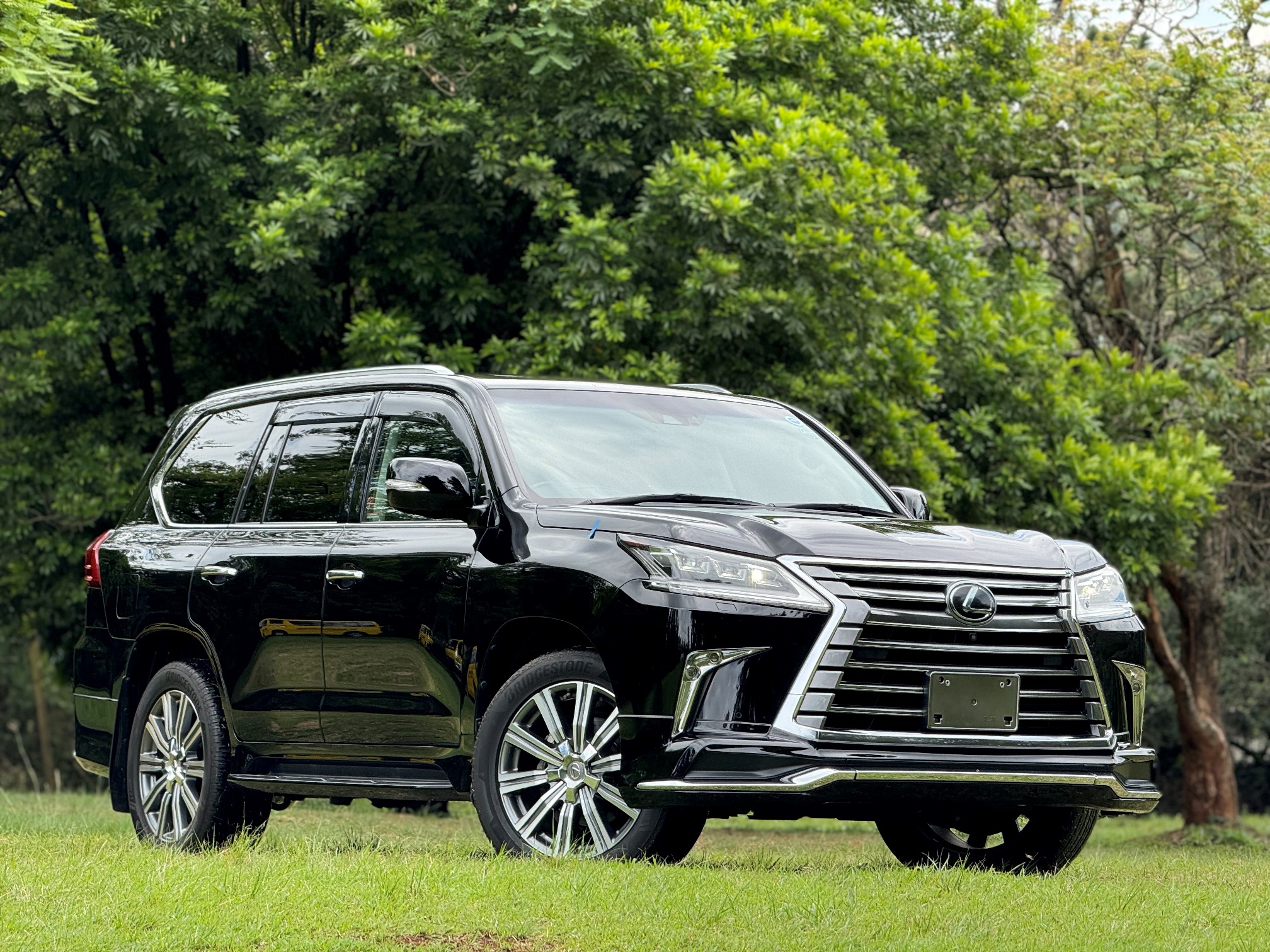 LEXUS LX570