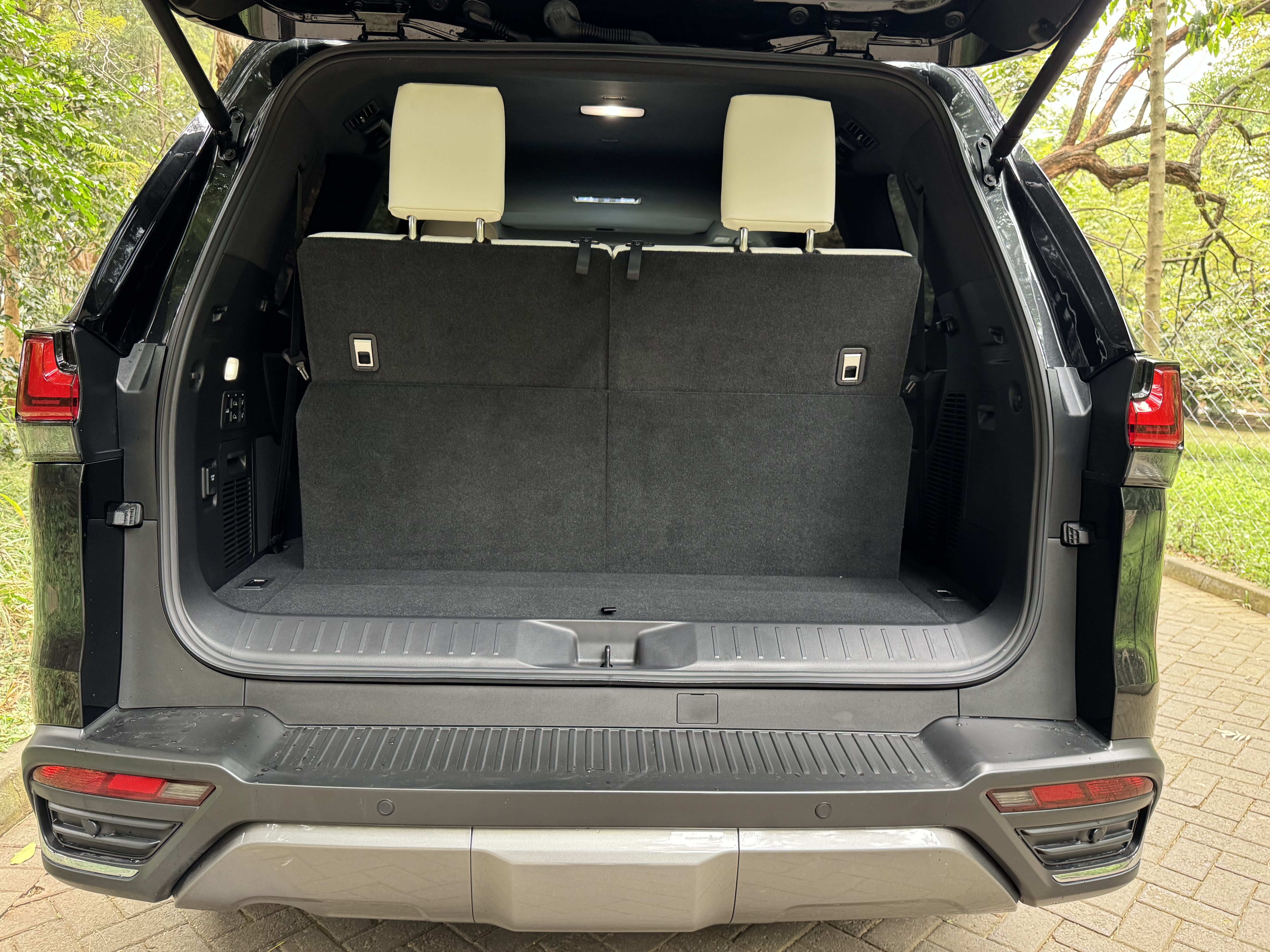 2023 LEXUS LX600