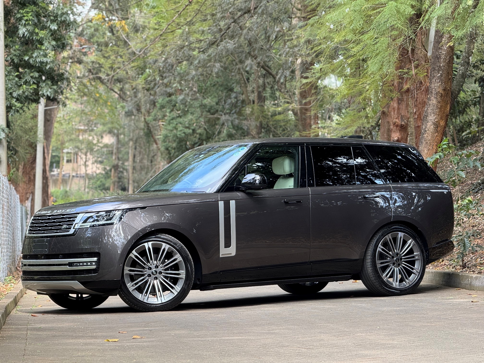 RANGE ROVER AUTOBIOGRAPHY