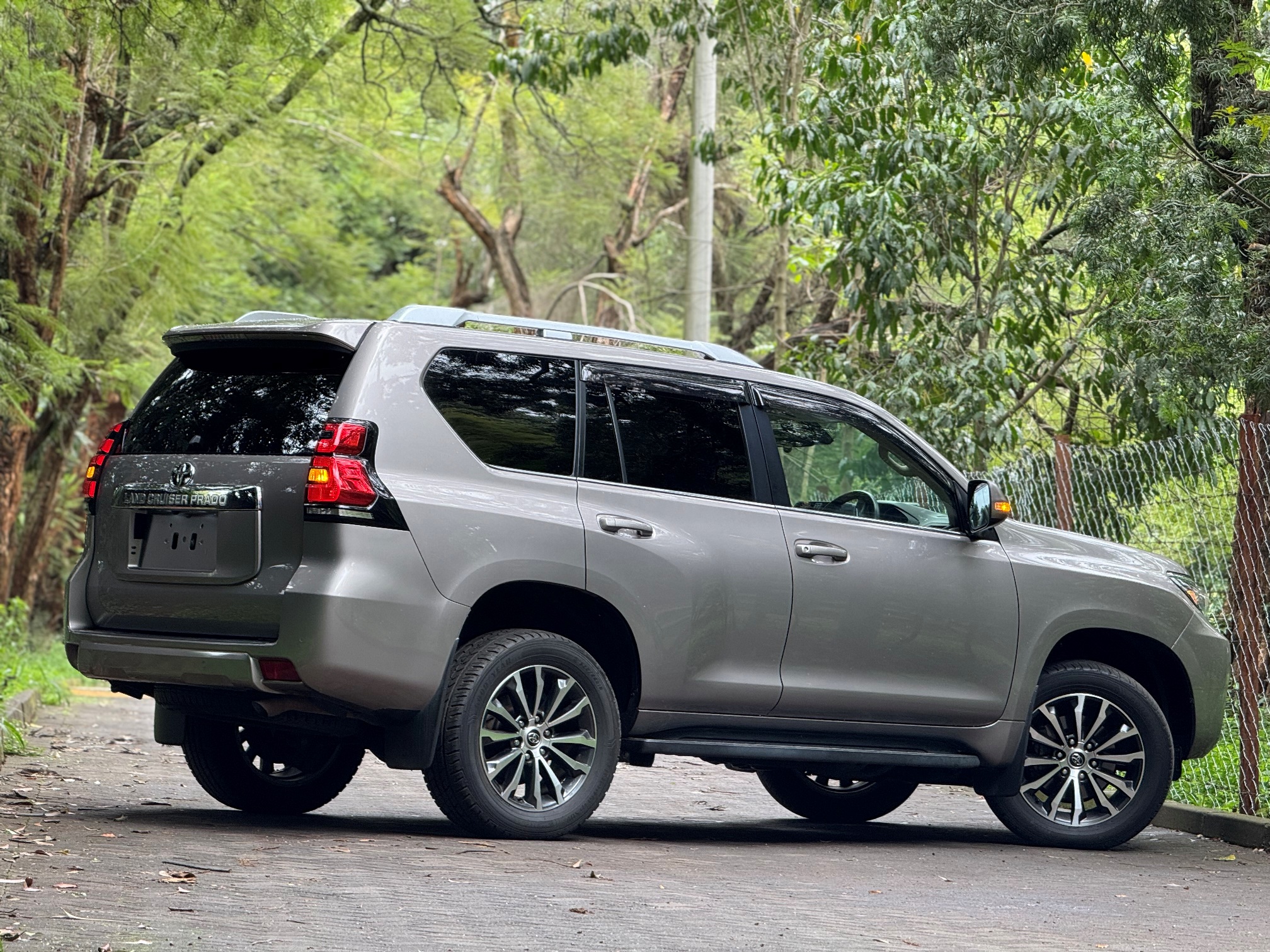 TOYOTA LANDCRUISER PRADO TX.L