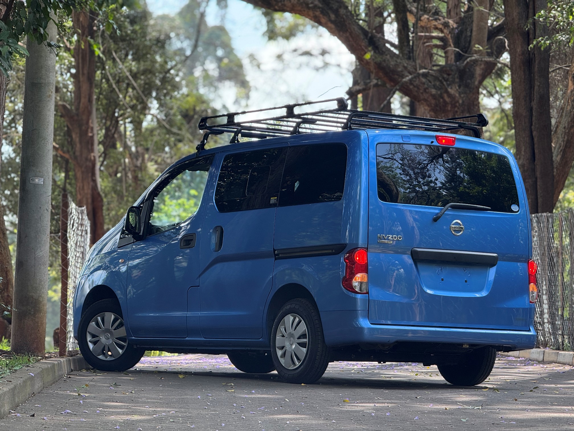 NISSAN NV200