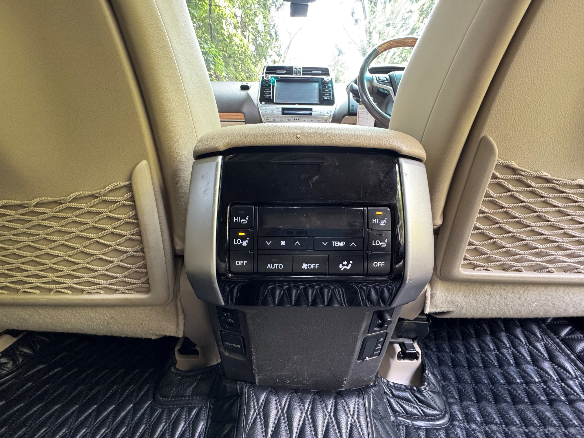 TOYOTA LANDCRUISER PRADO KAKADU