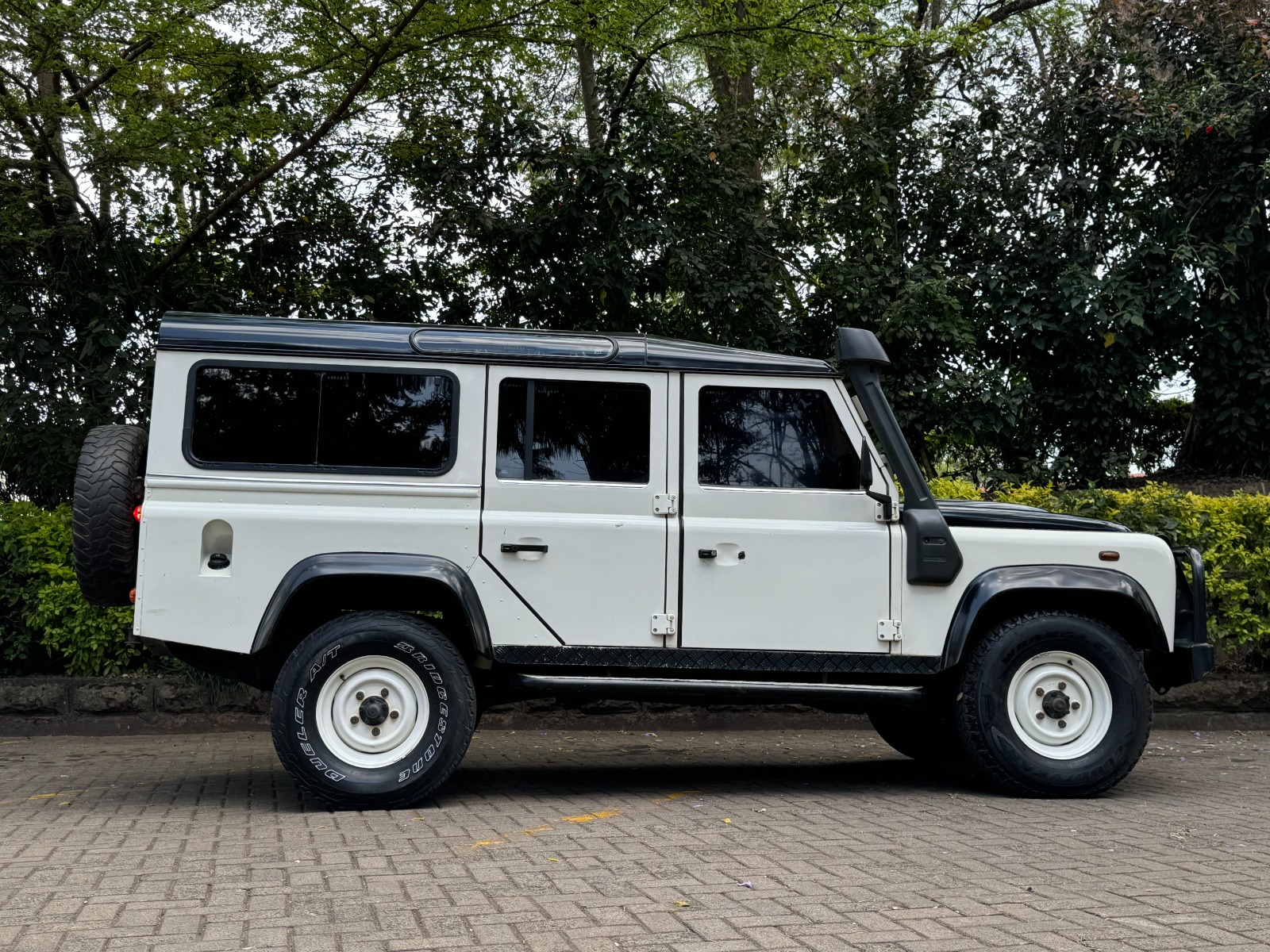 2011 LANDROVER DEFENDER