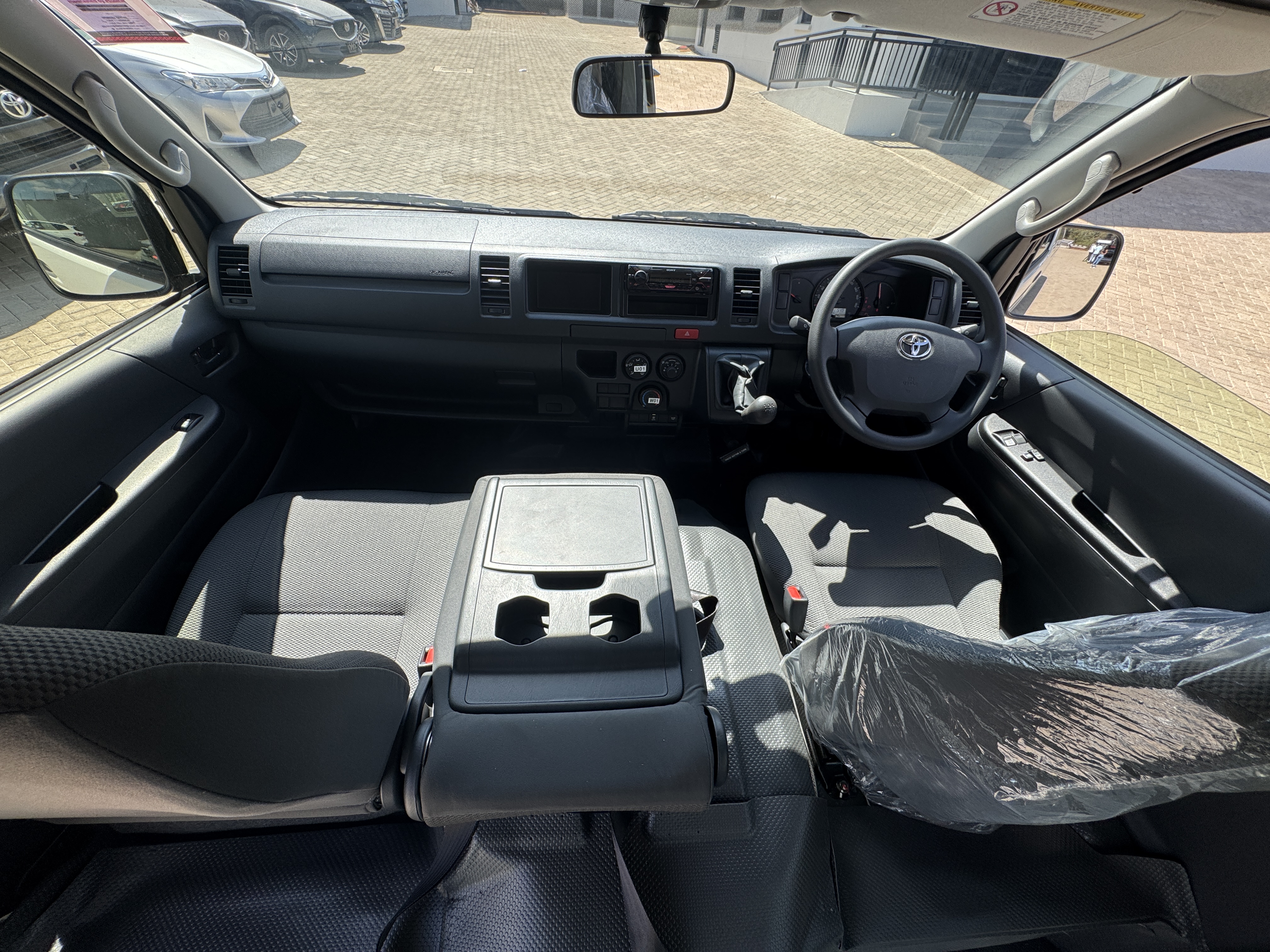 2026 TOYOTA HIACE 9L