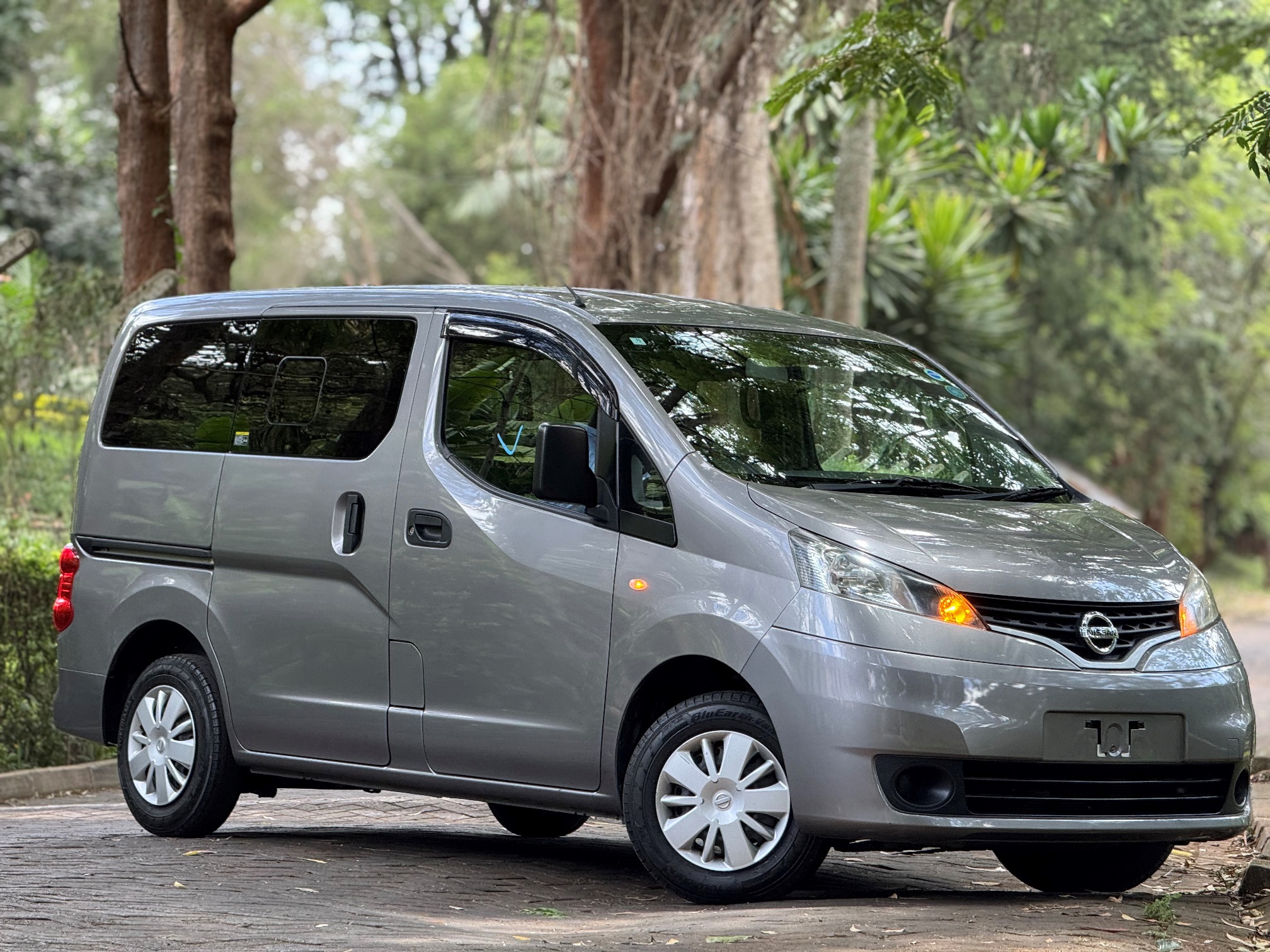 NISSAN NV200