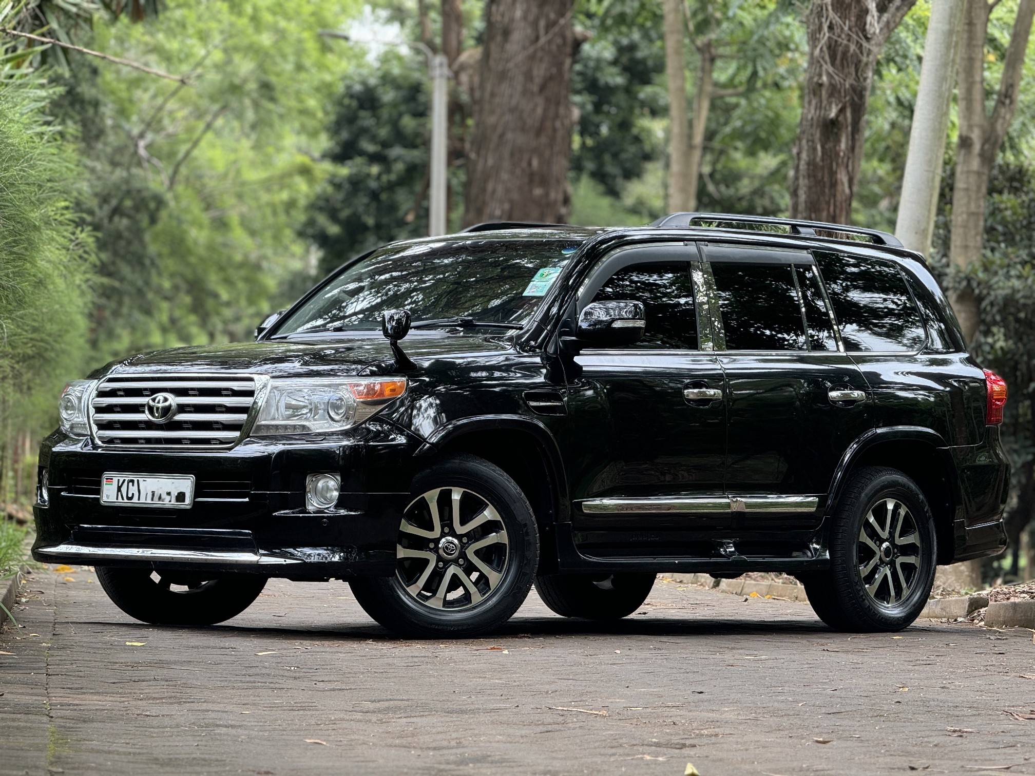 TOYOTA LANDCRUISER ZX