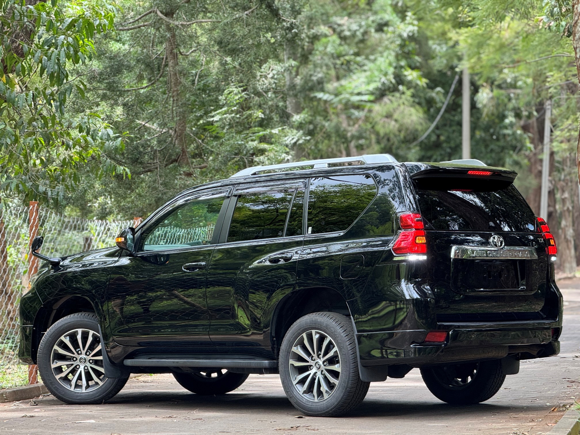 TOYOTA LANDCRUISER PRADO