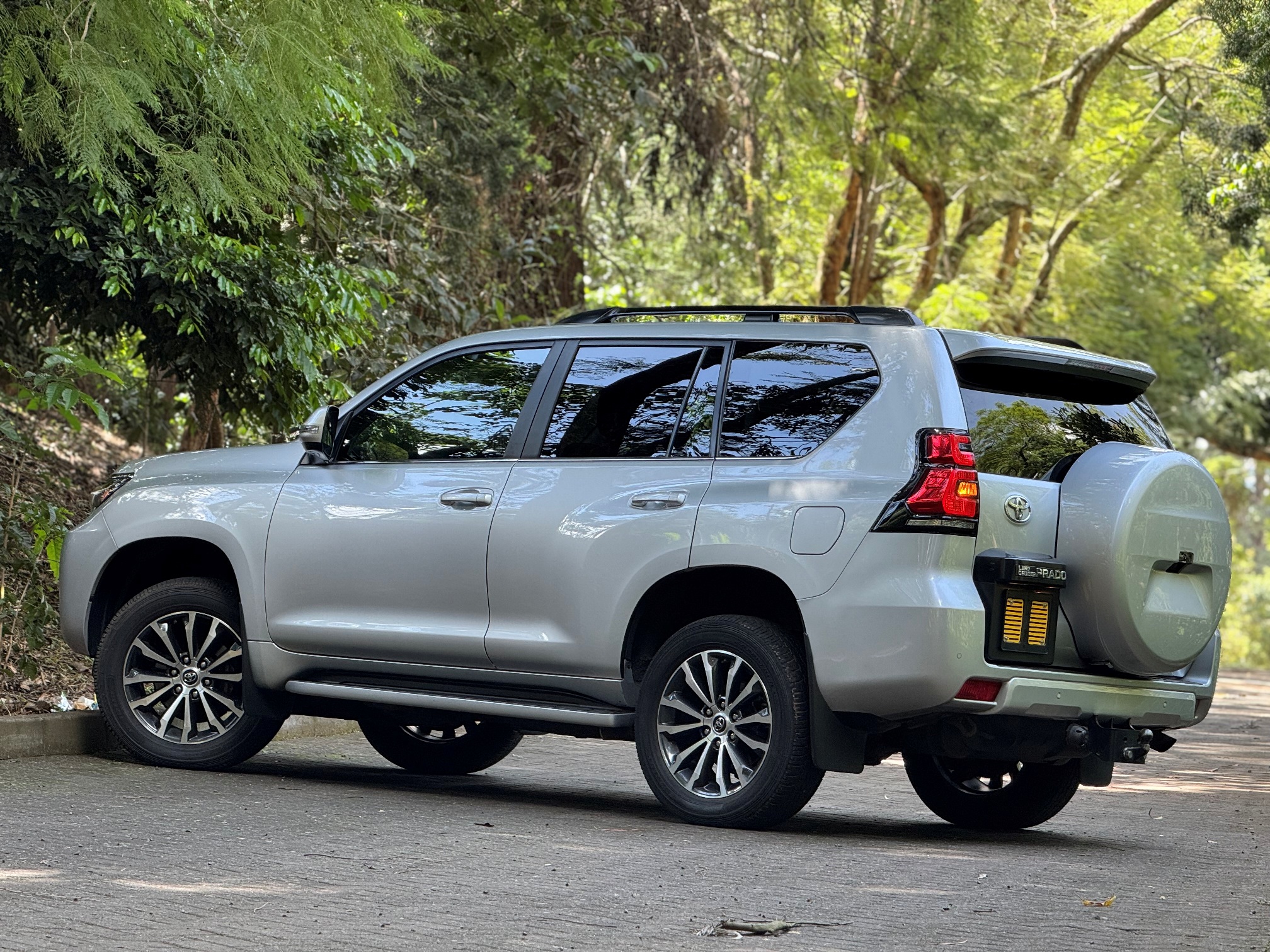 TOYOTA LANDCRUISER PRADO VX.L