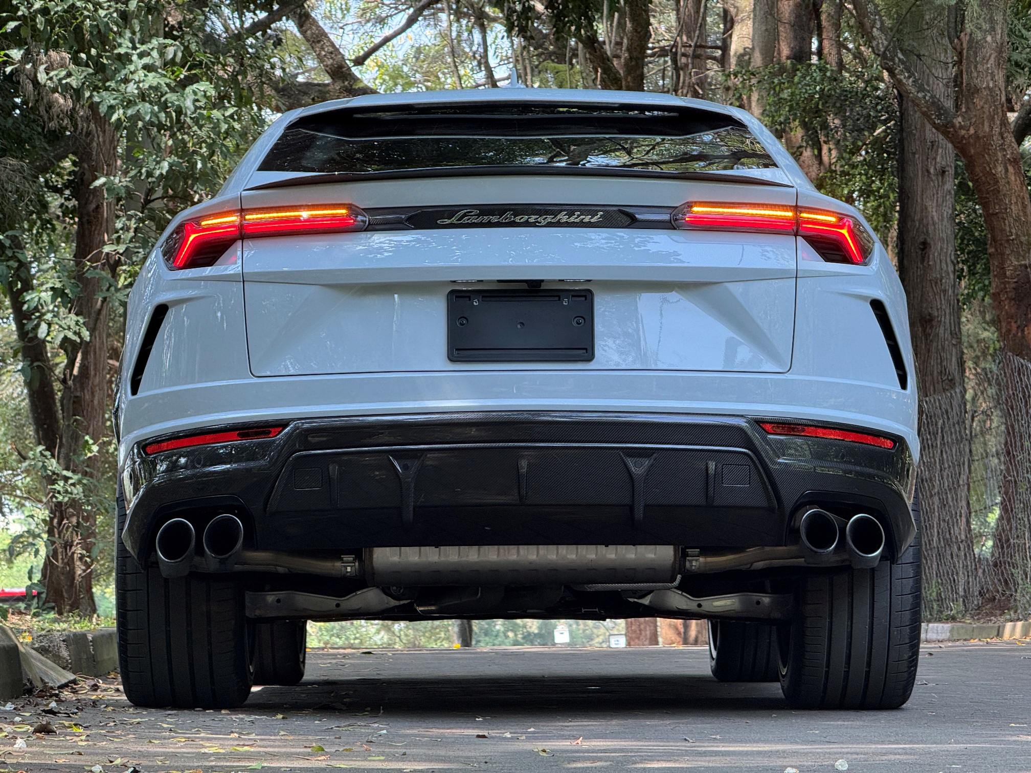 2020 LAMBOGHINI URUS