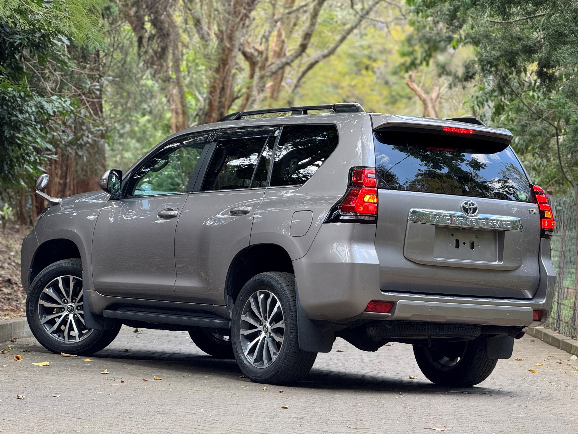 TOYOTA LANDCRUISER PRADO