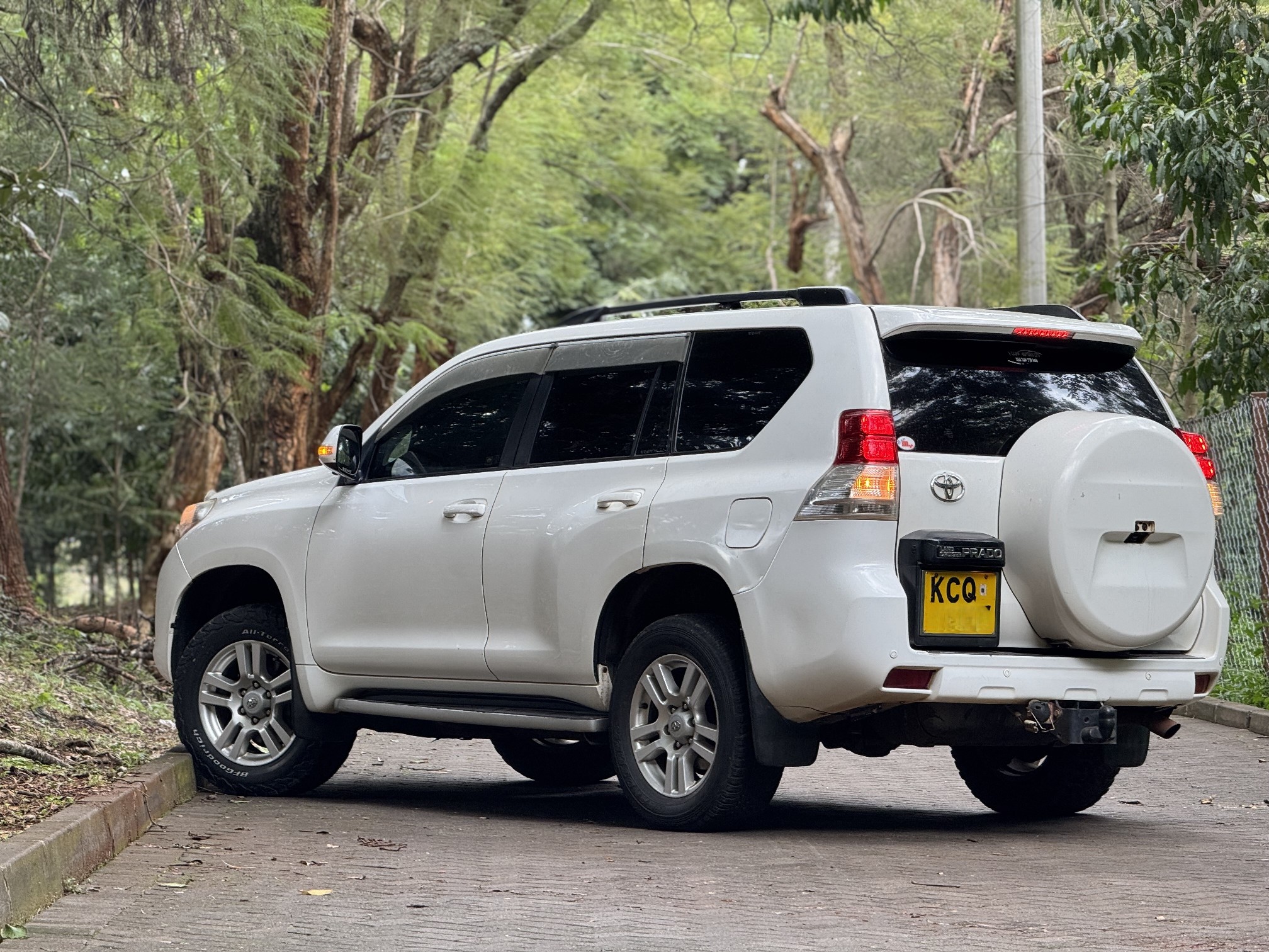 TOYOTA LANDCRUISER PRADO VX