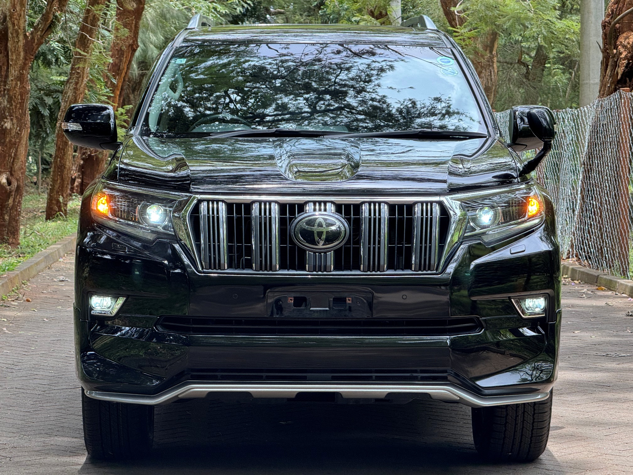 TOYOTA LANDCRUISER PRADO