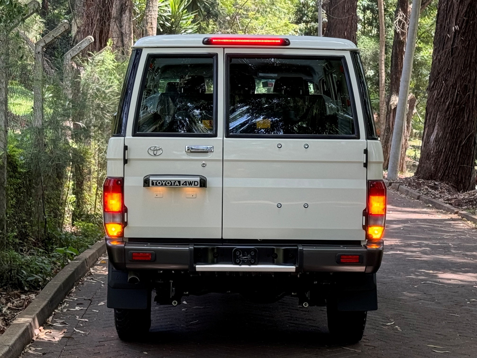 BRAND NEW TOYOTA LANDCRUISER 76 SERIES