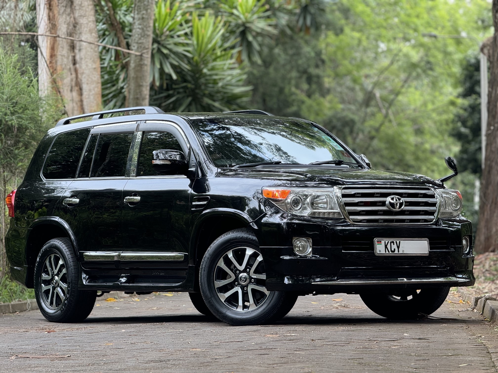 TOYOTA LANDCRUISER ZX