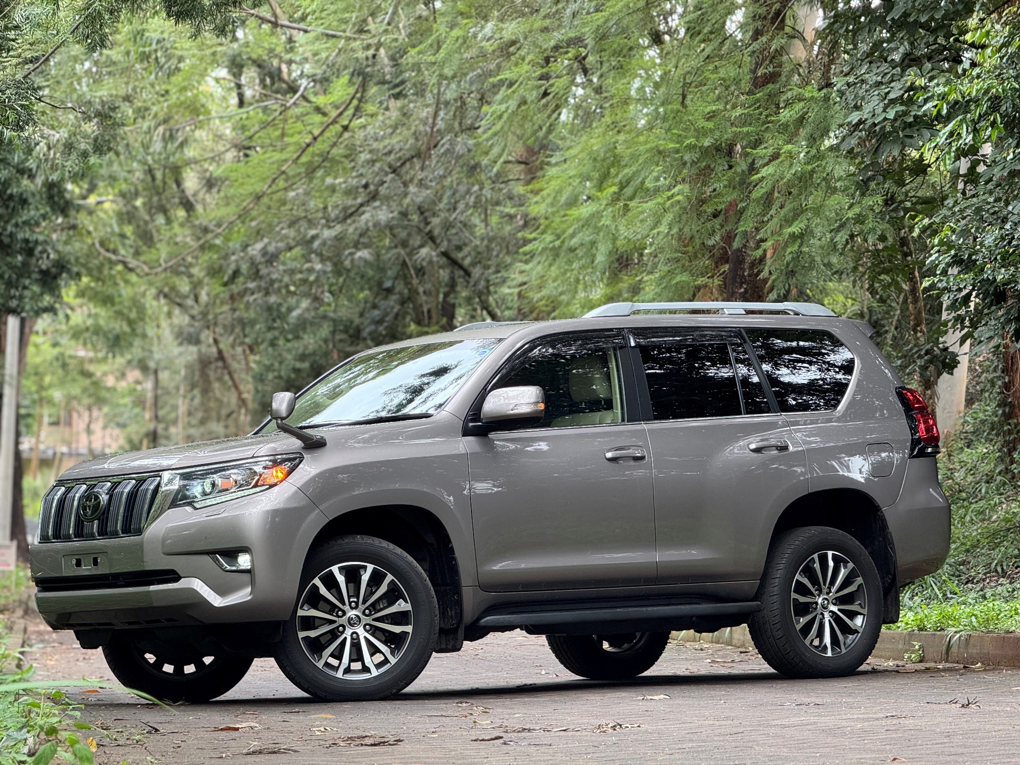 TOYOTA LANDCRUISER PRADO TX.L