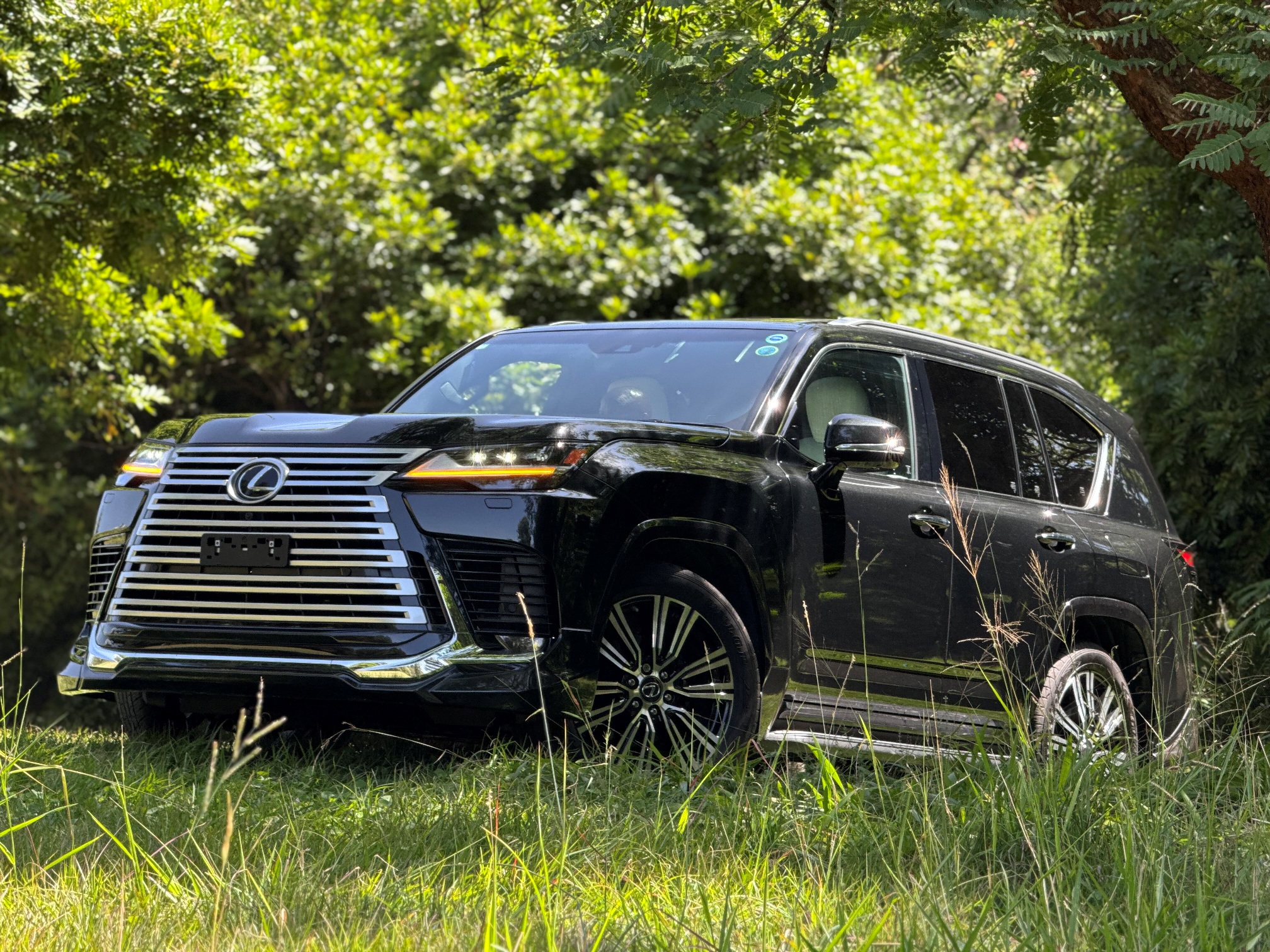 2023 LEXUS LX600