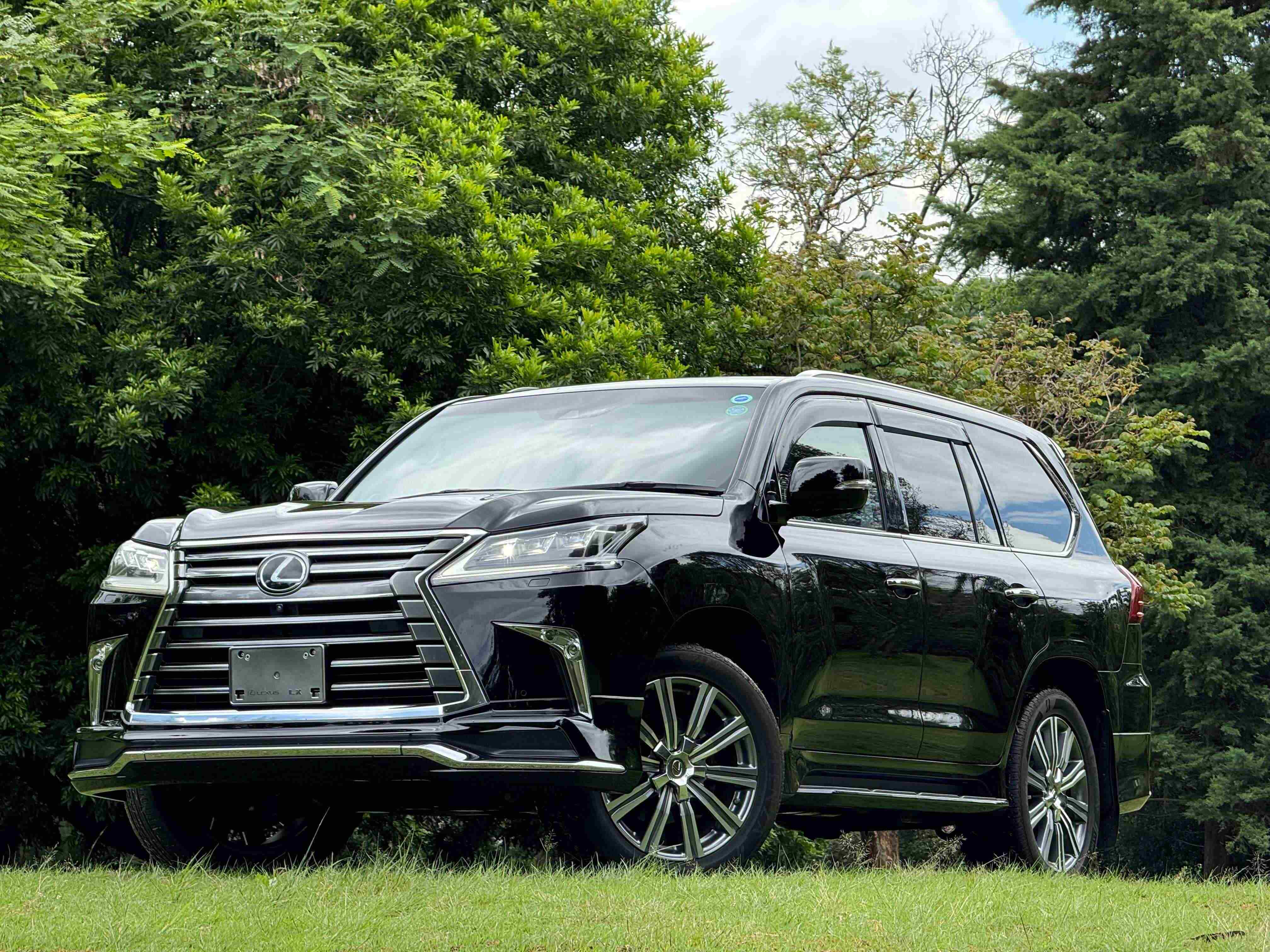 LEXUS LX570