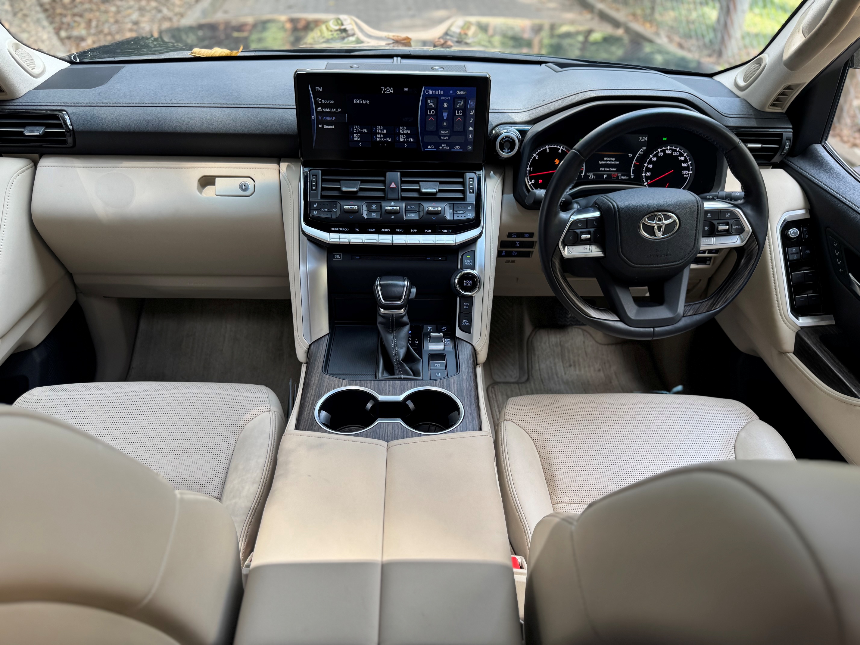 TOYOTA LANDCRUISER LC300