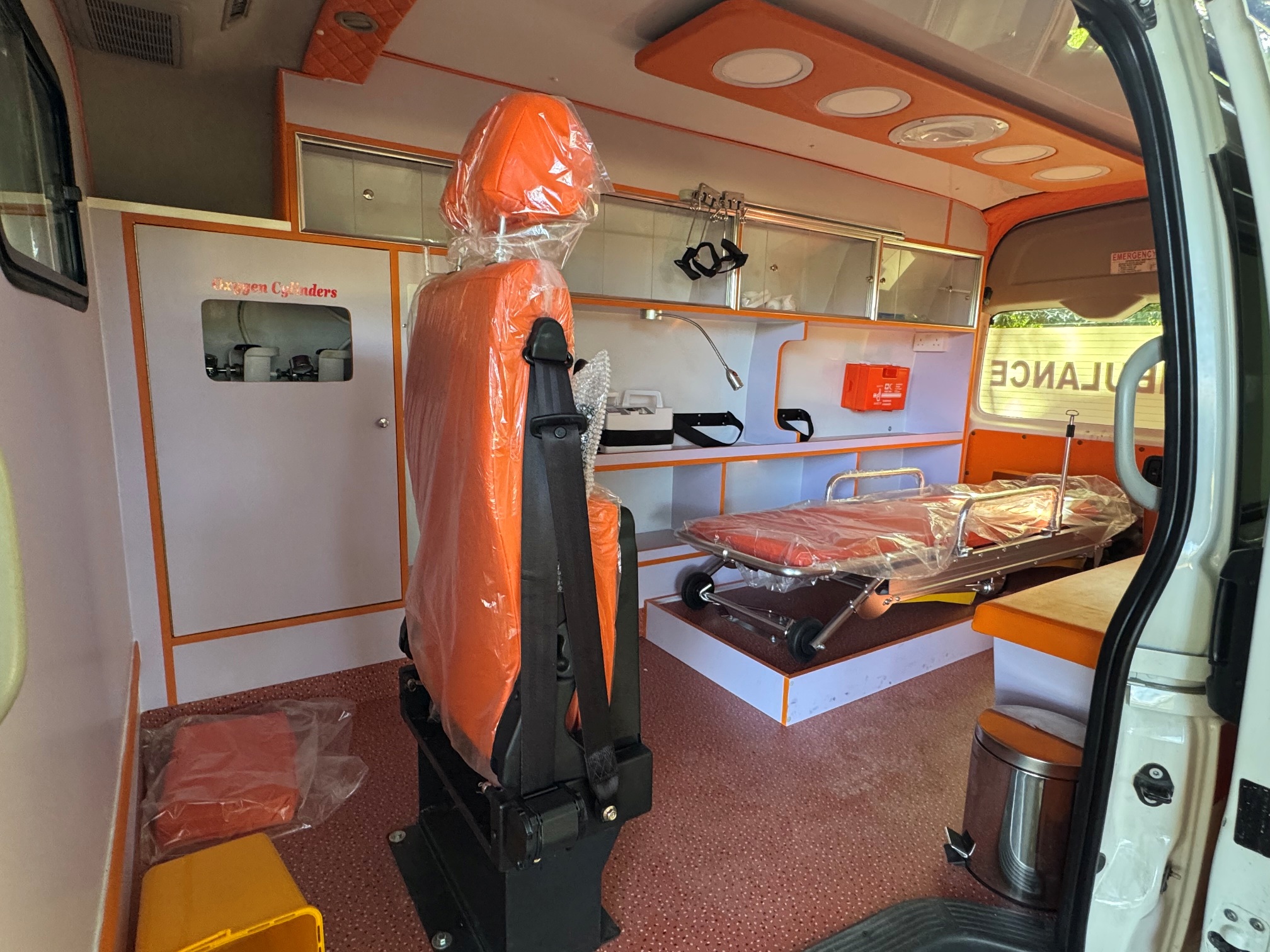 TOYOTA HIACE AMBULANCE VAN