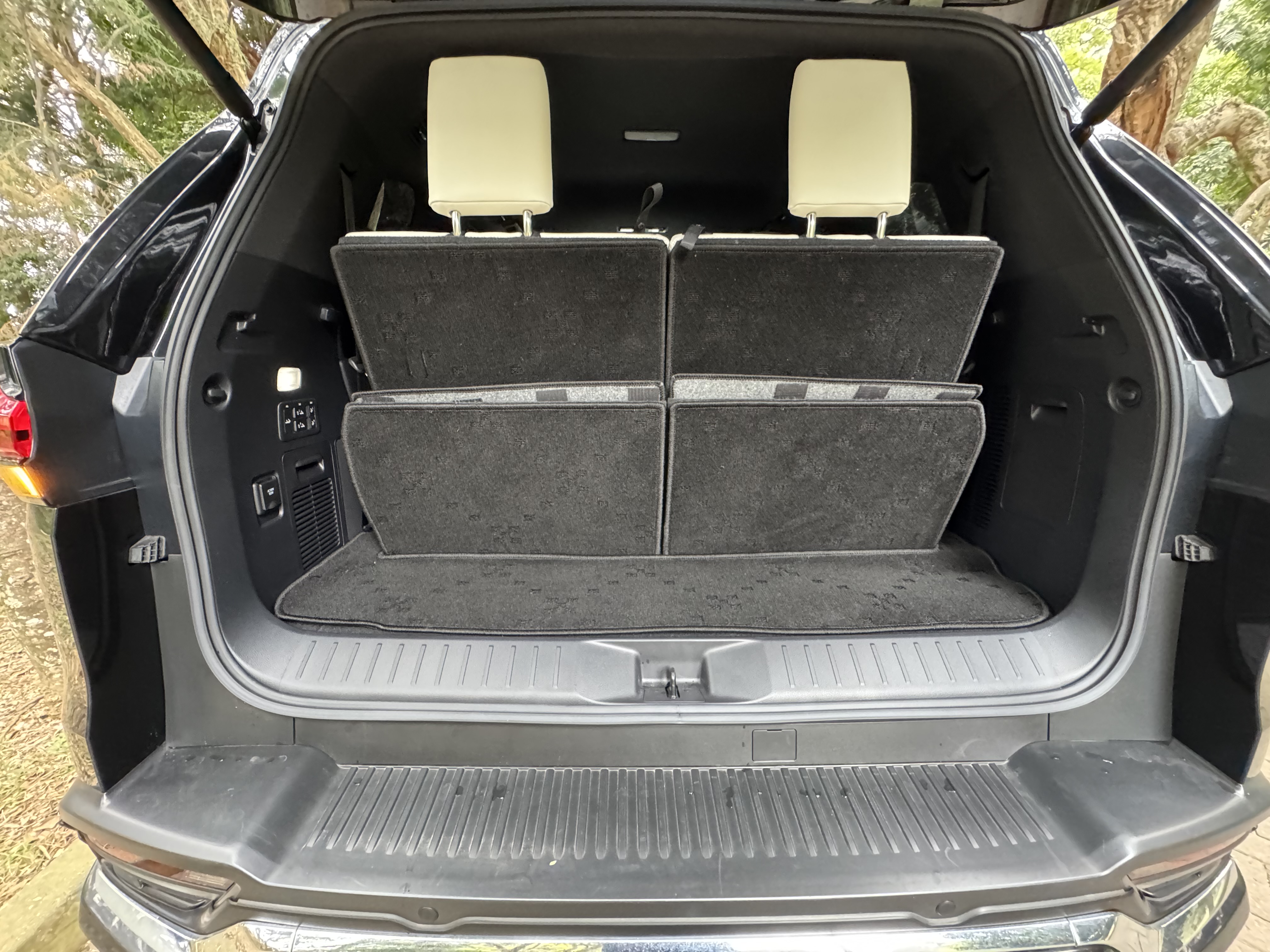 2023 LEXUS LX600