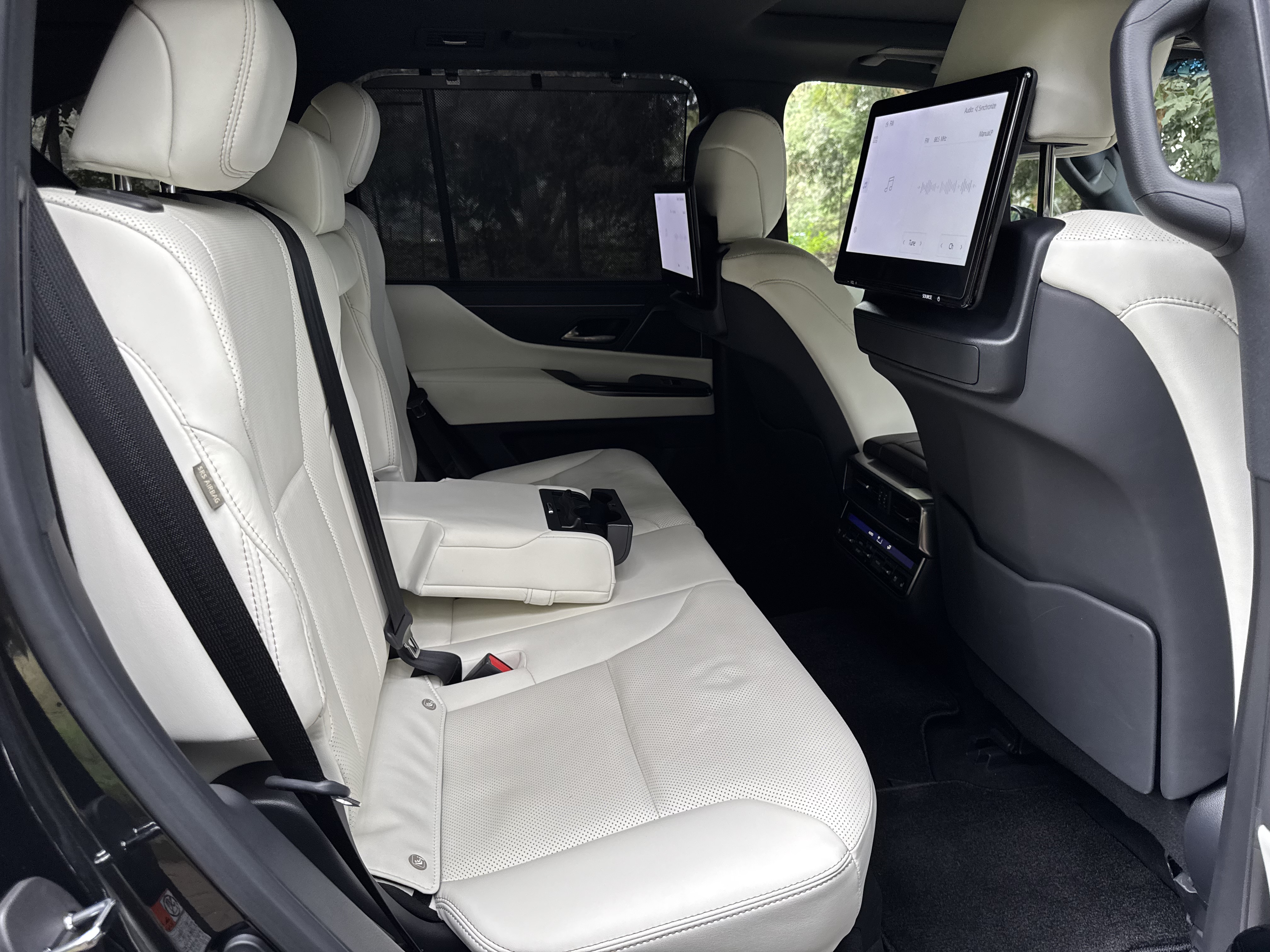 2023 LEXUS LX600