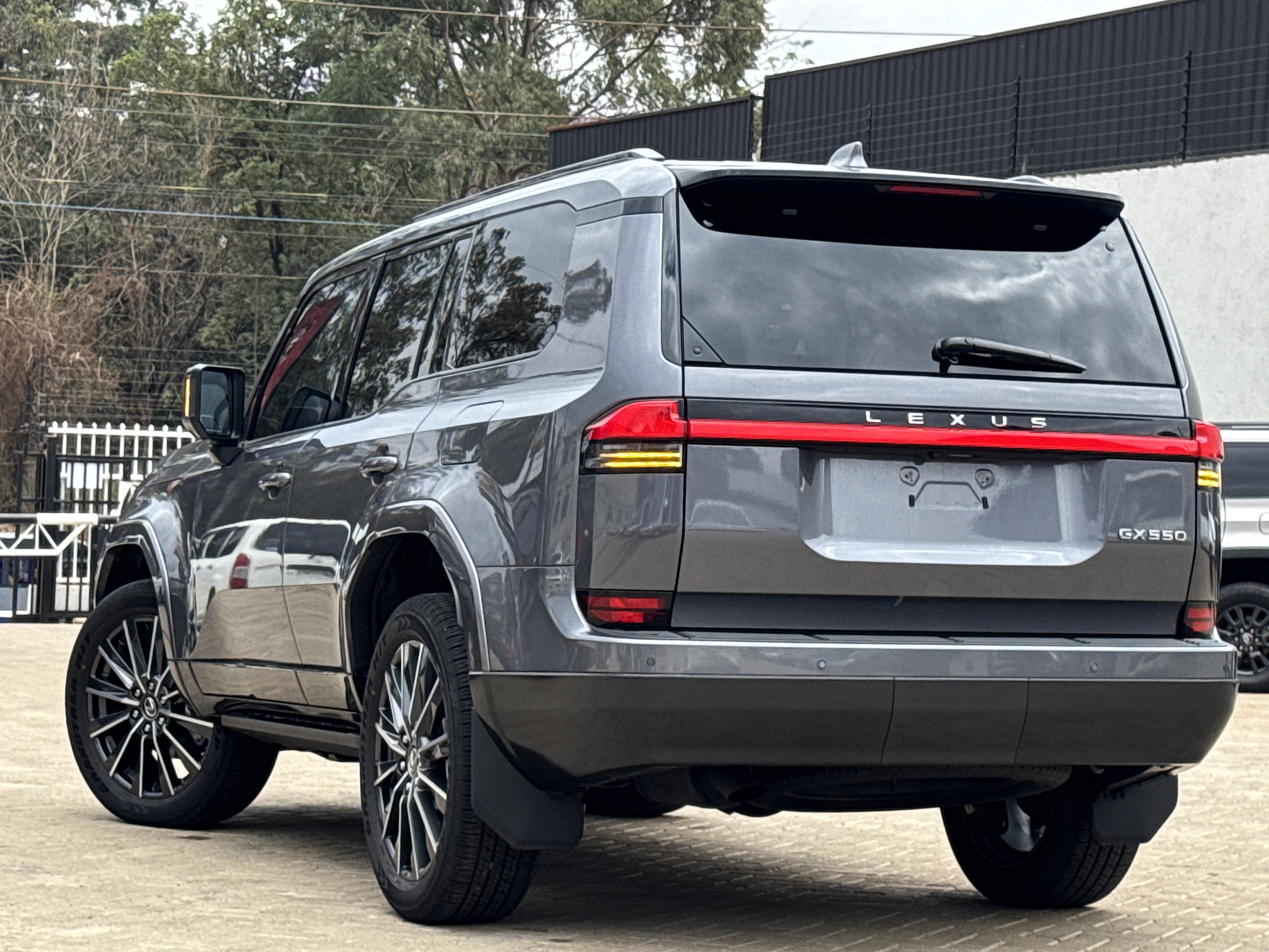 2025 LEXUS GX550