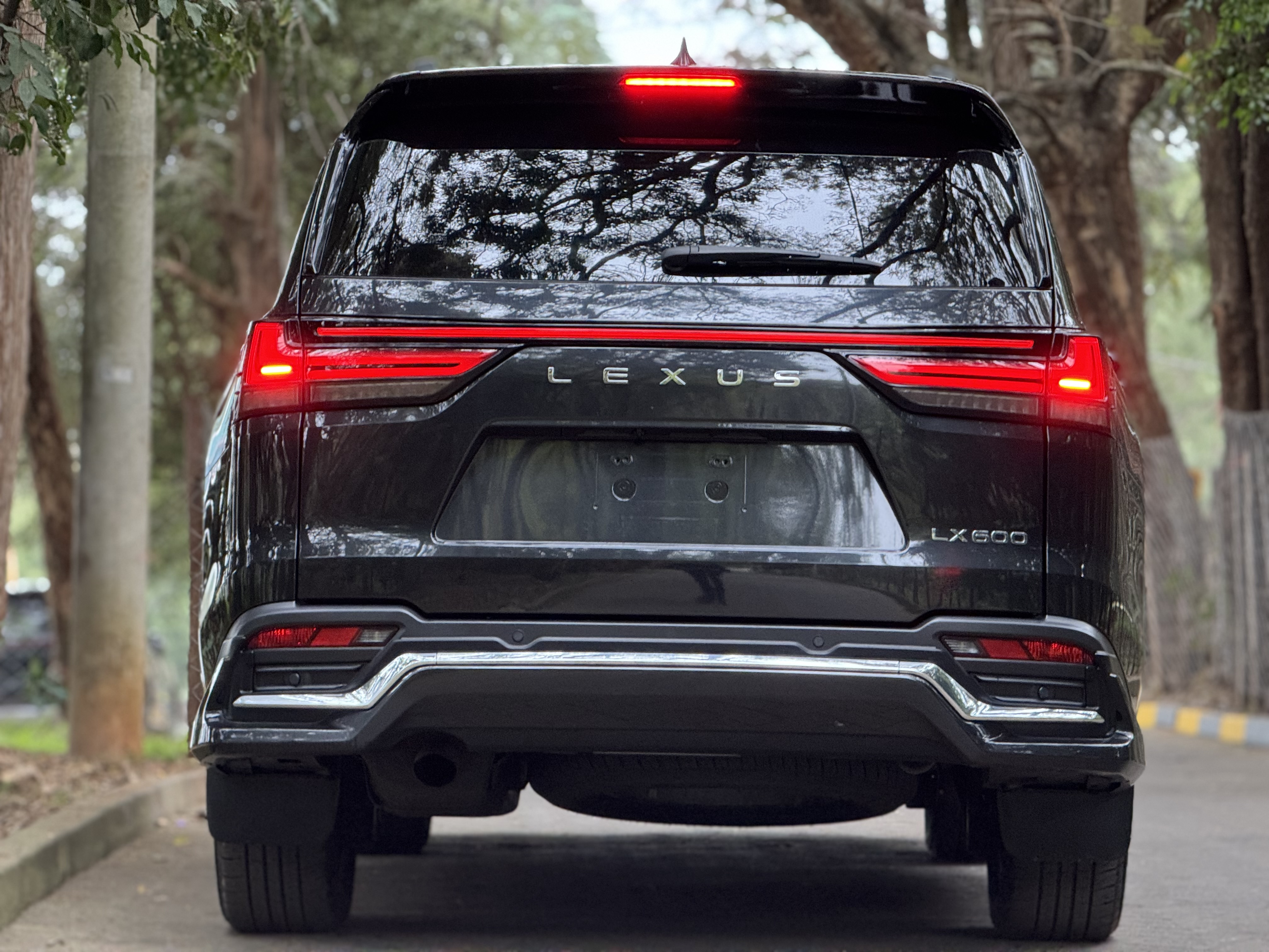 2023 LEXUS LX600