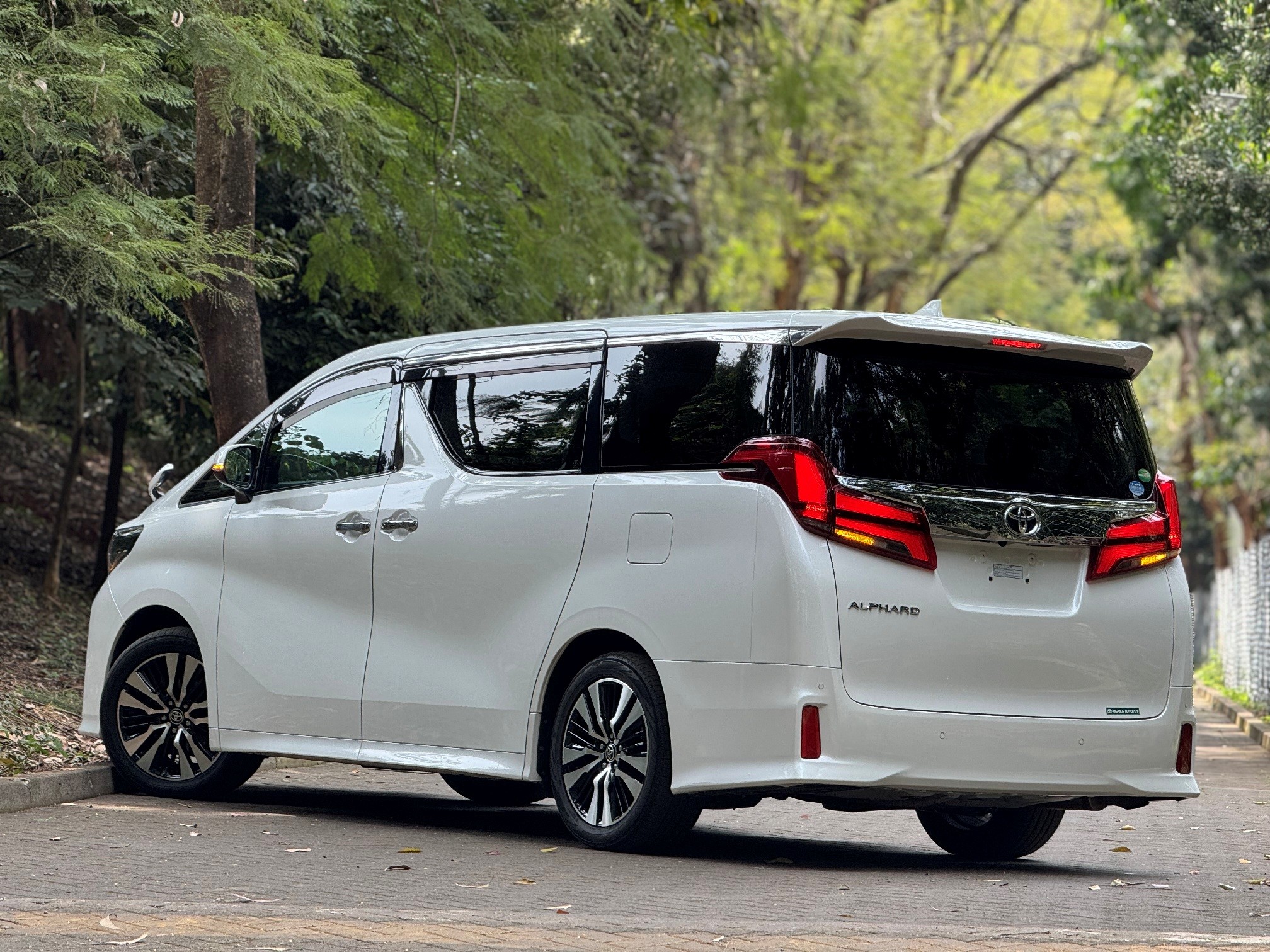 TOYOTA ALPHARD