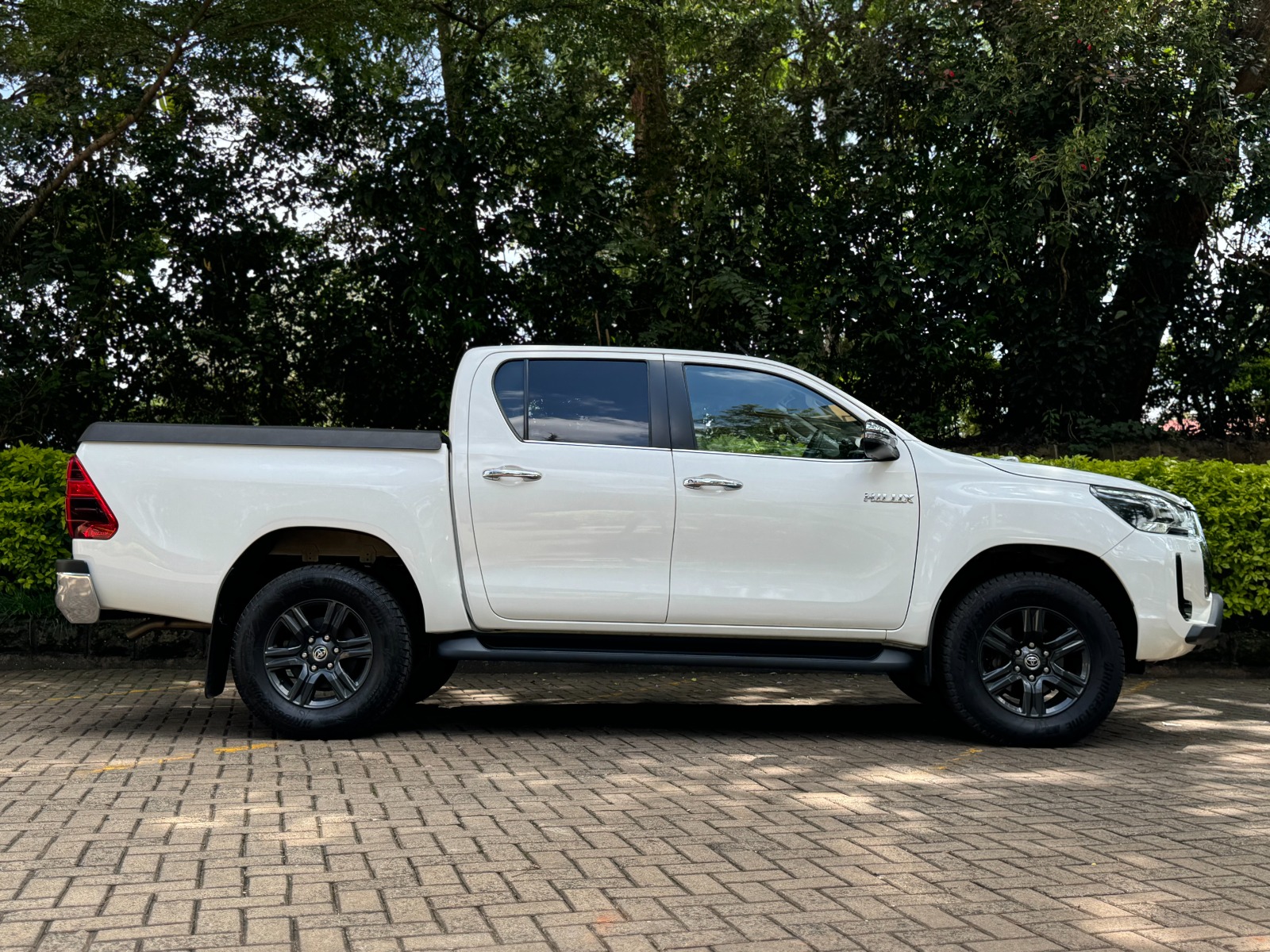 2021 TOYOTA HILUX