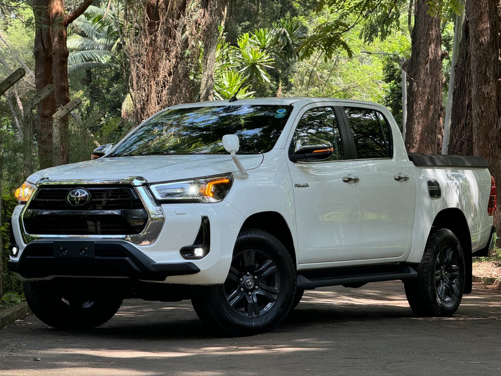 2021 TOYOTA HILUX