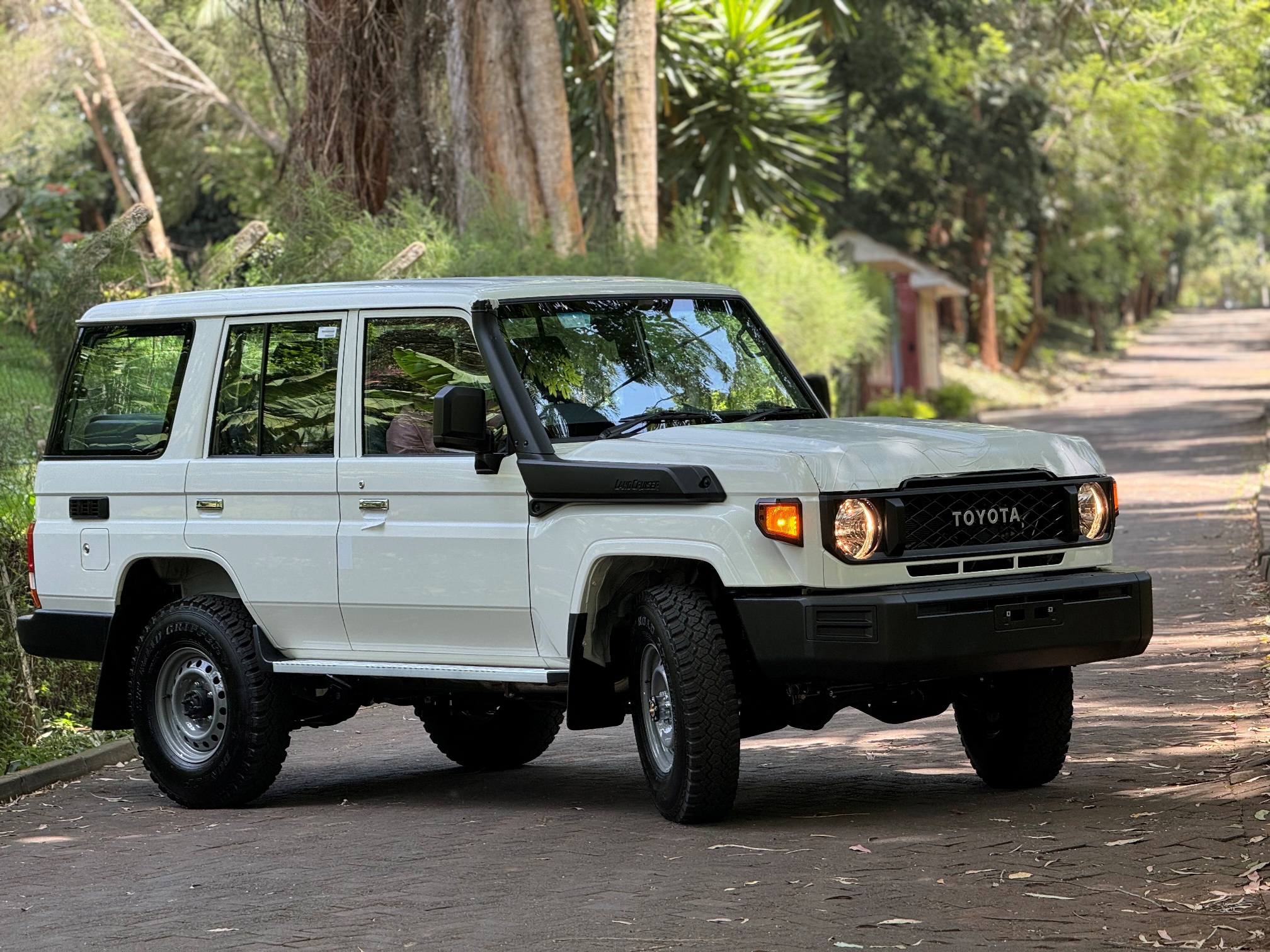 BRAND NEW TOYOTA LANDCRUISER 76 SERIES