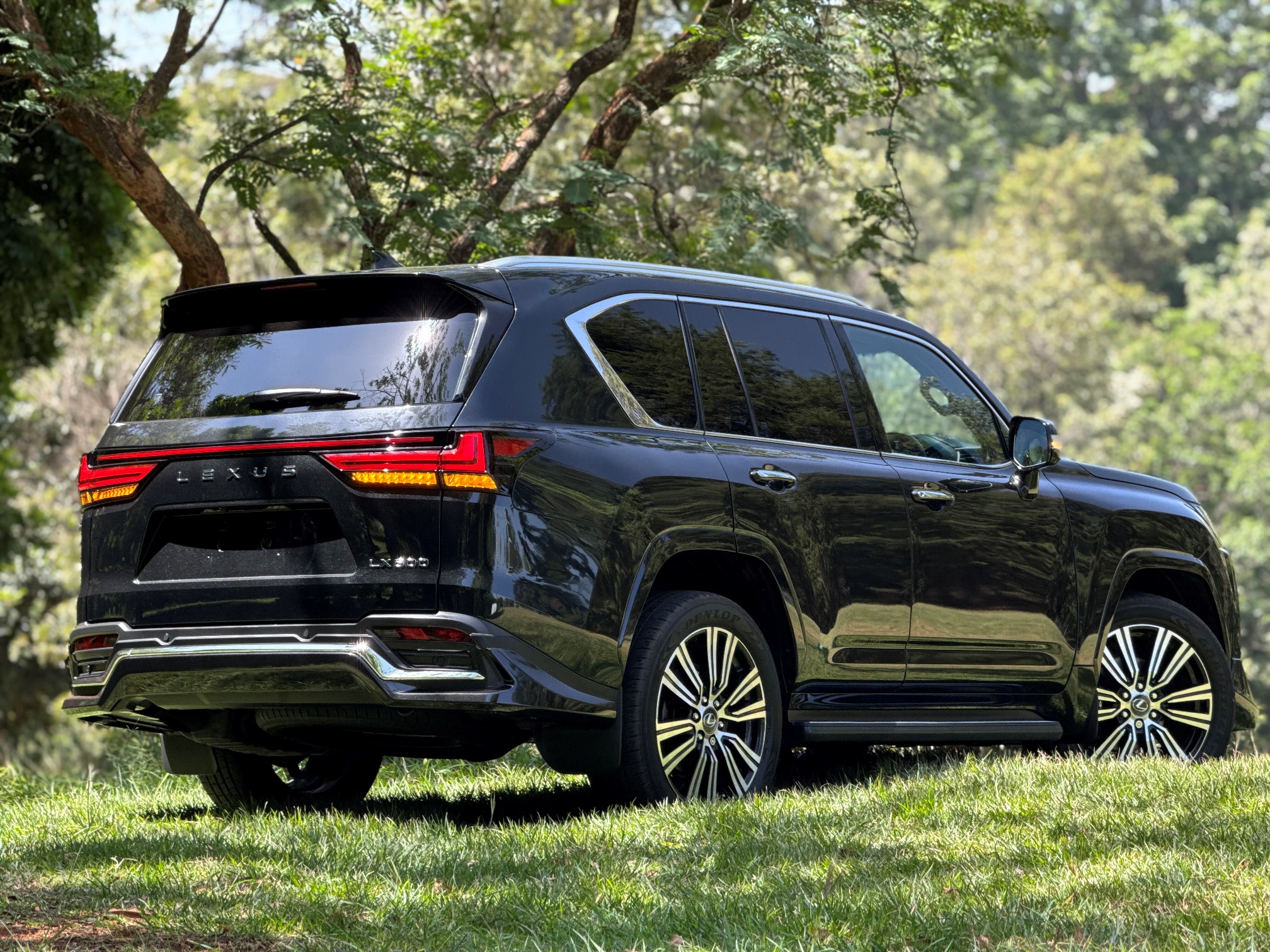 2023 LEXUS LX600